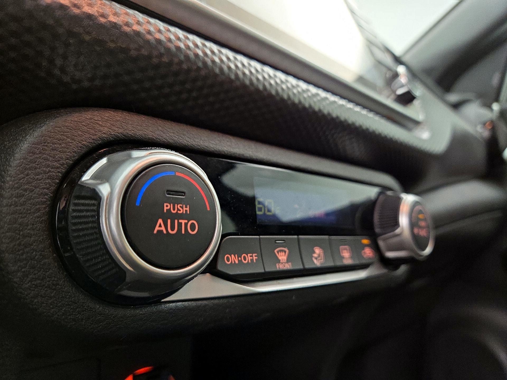 Thumbnail: 2020 Nissan Kicks - 15