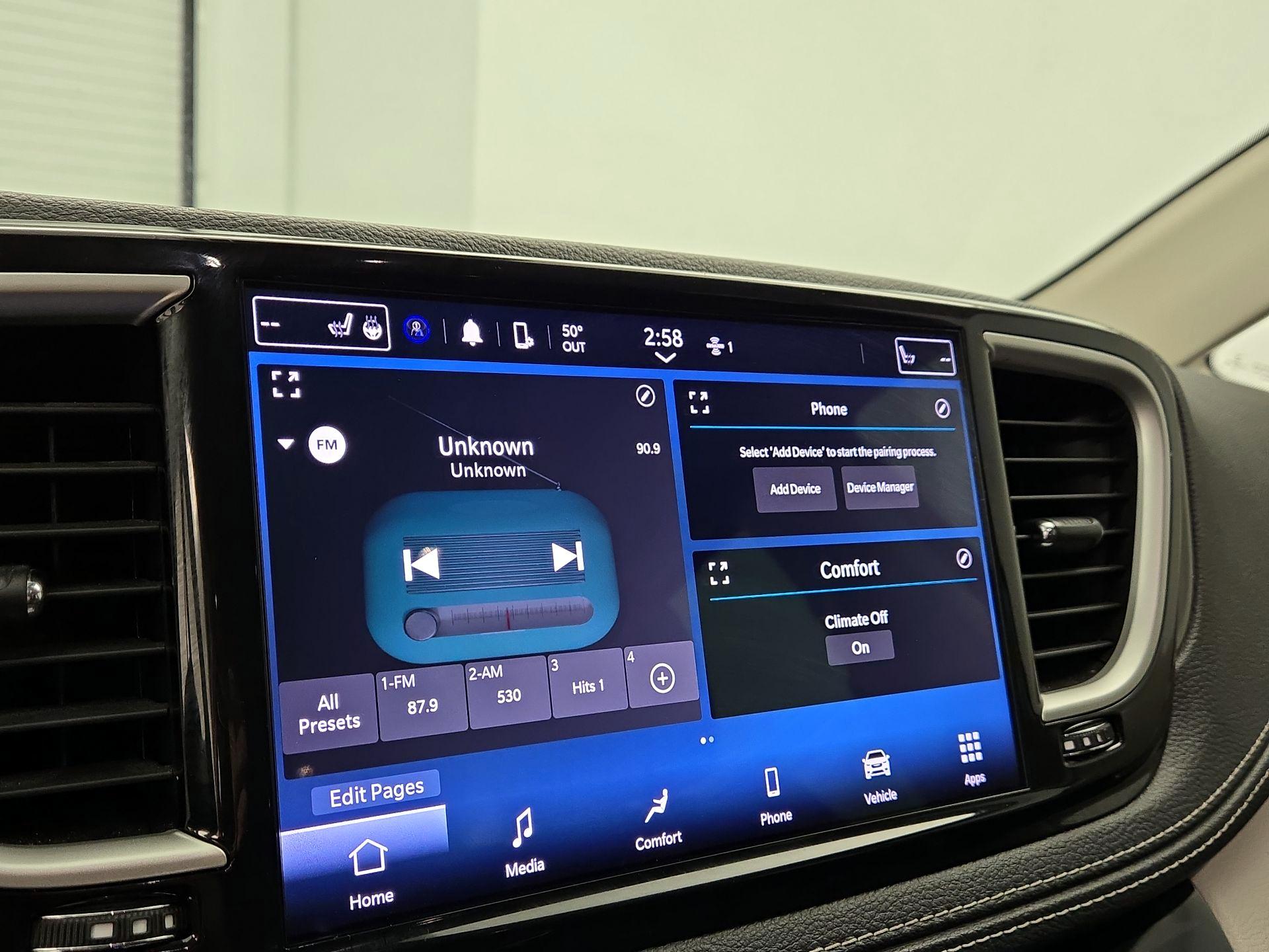 Thumbnail: 2023 Chrysler Pacifica - 15