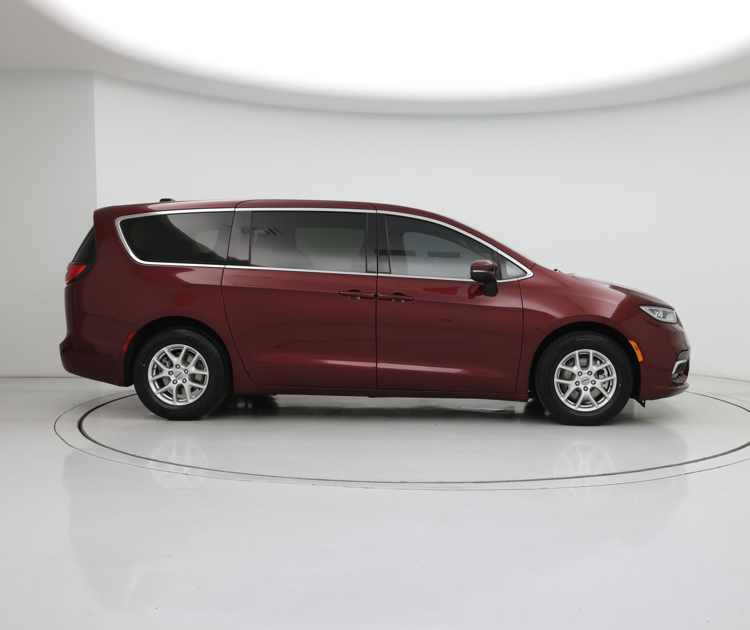 Thumbnail: 2023 Chrysler Pacifica - 7