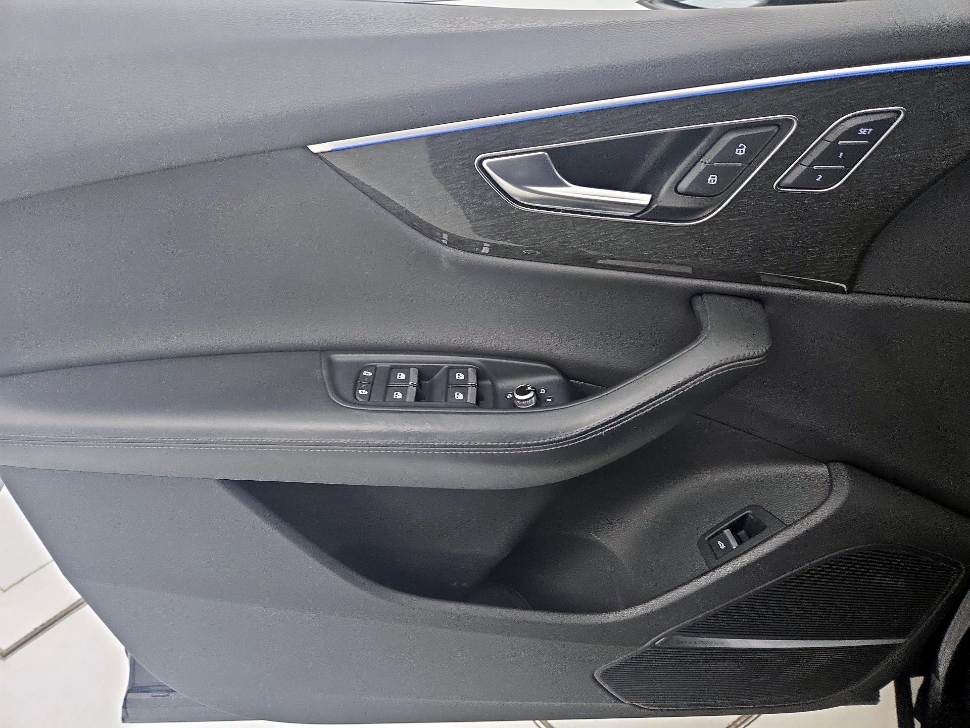 Thumbnail: 2021 Audi Q7 - 12