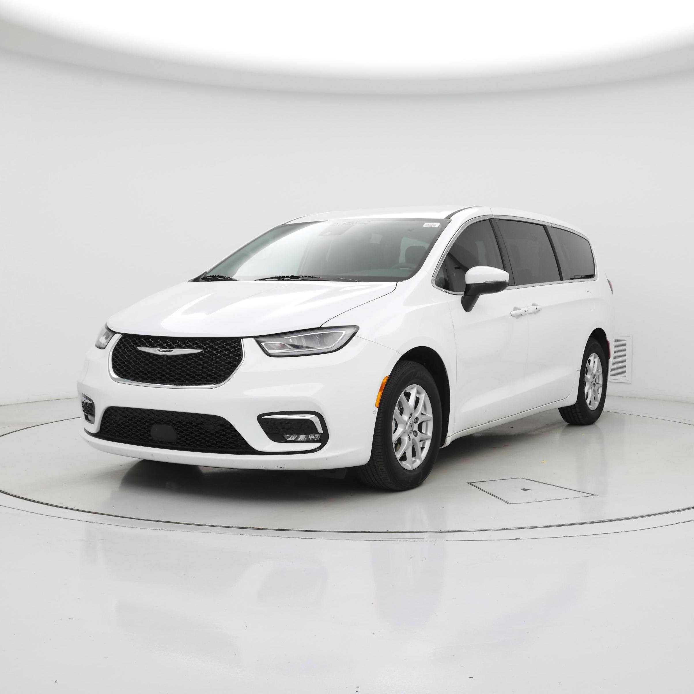 Thumbnail: 2023 Chrysler Pacifica - 4