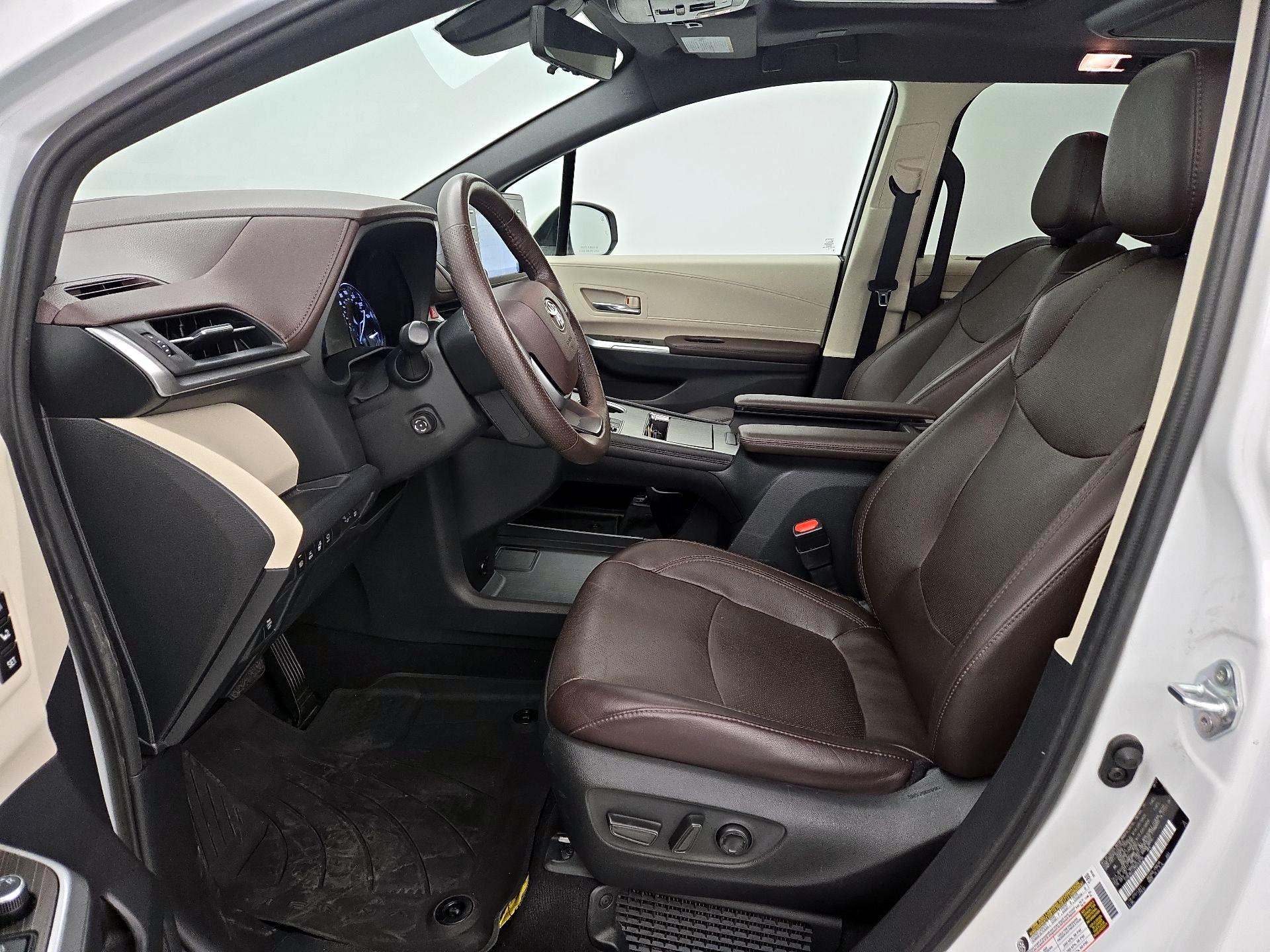 Thumbnail: 2021 Toyota Sienna - 11