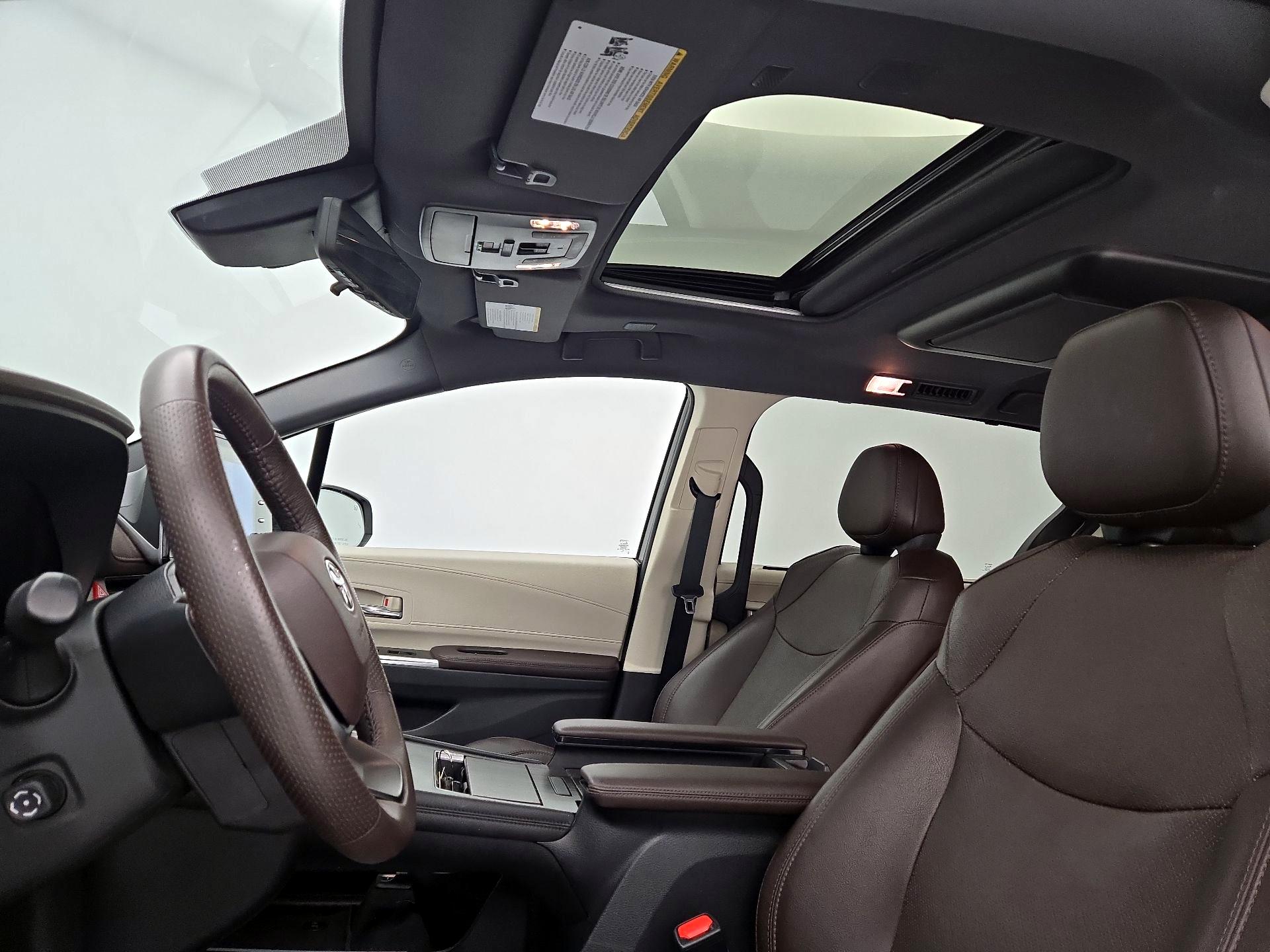 Thumbnail: 2021 Toyota Sienna - 20