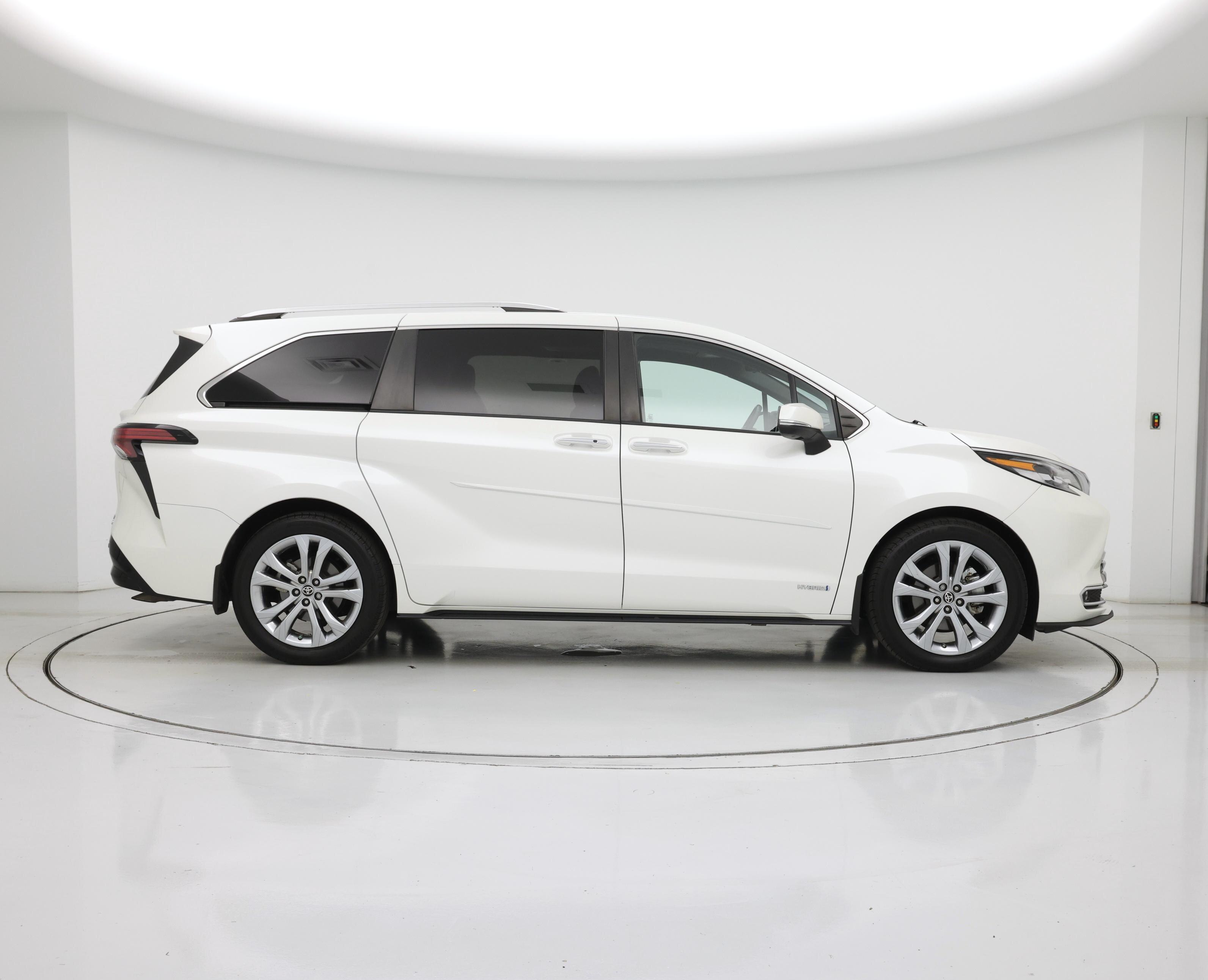 Thumbnail: 2021 Toyota Sienna - 7
