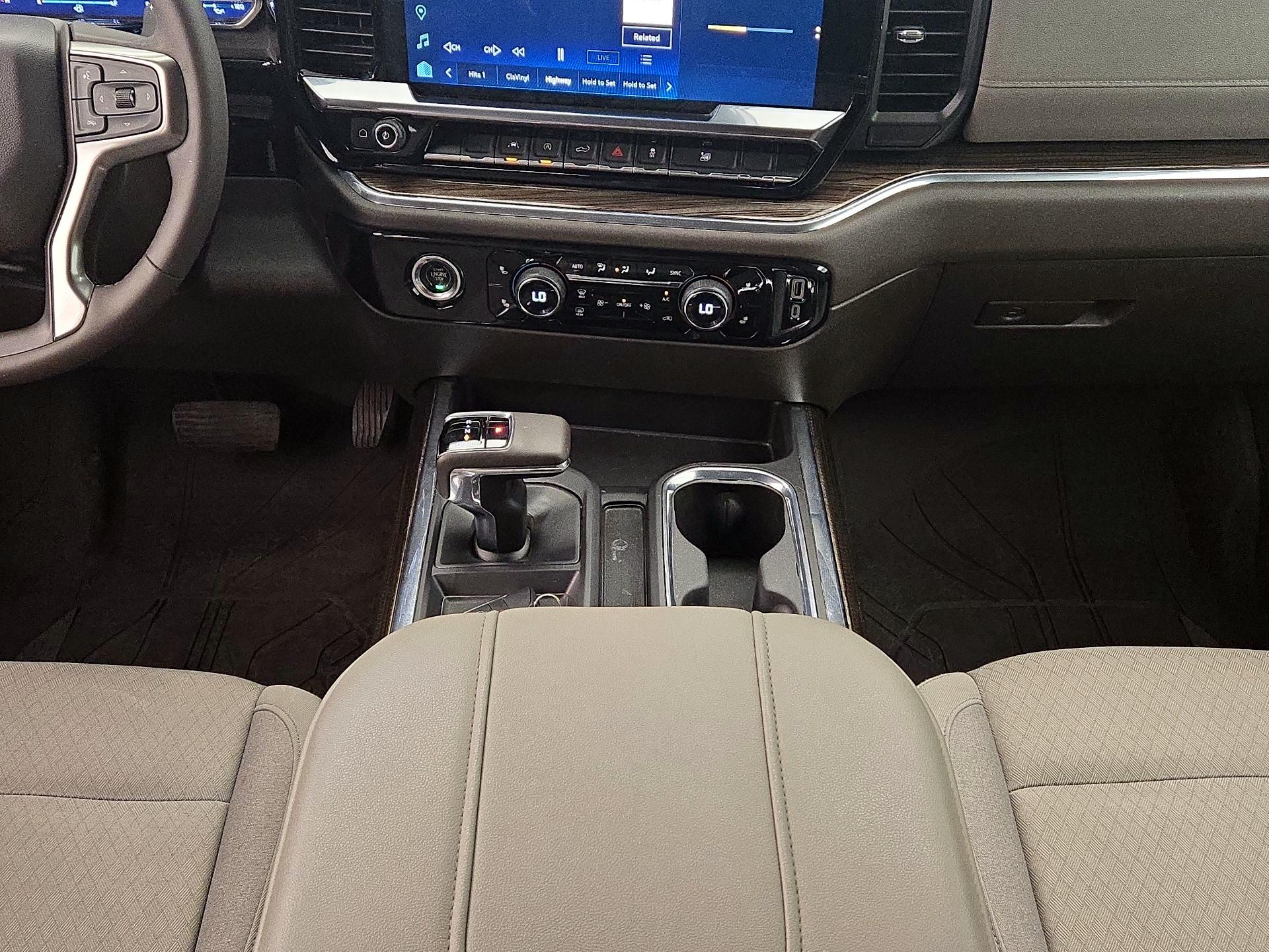 Thumbnail: 2023 Chevrolet Silverado 1500 - 17