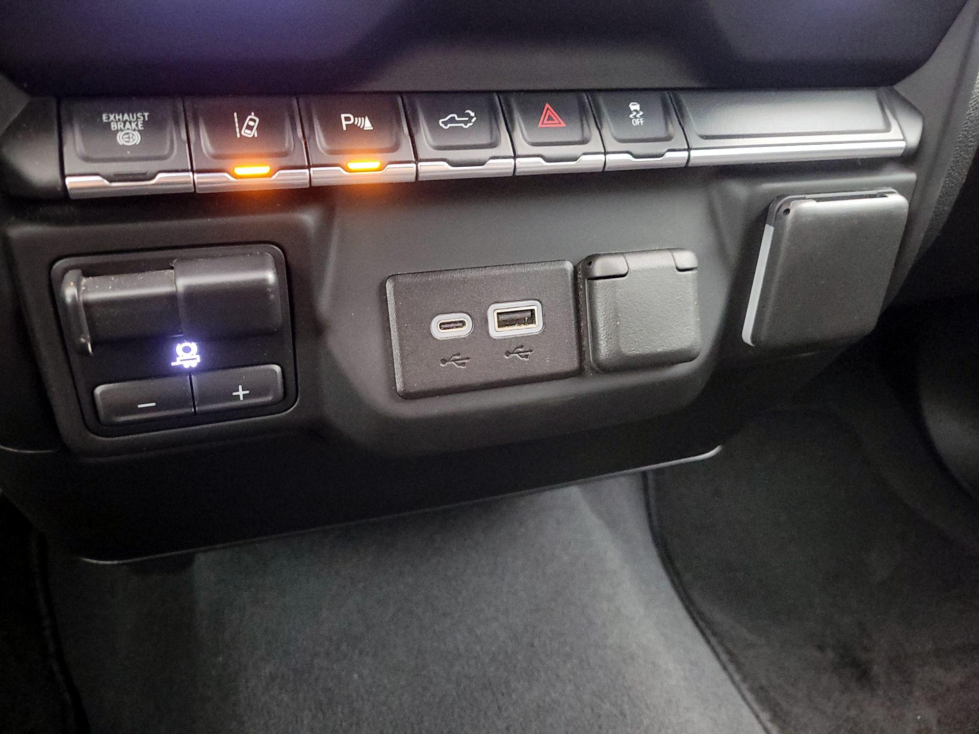 Thumbnail: 2024 Chevrolet Silverado 2500 - 18