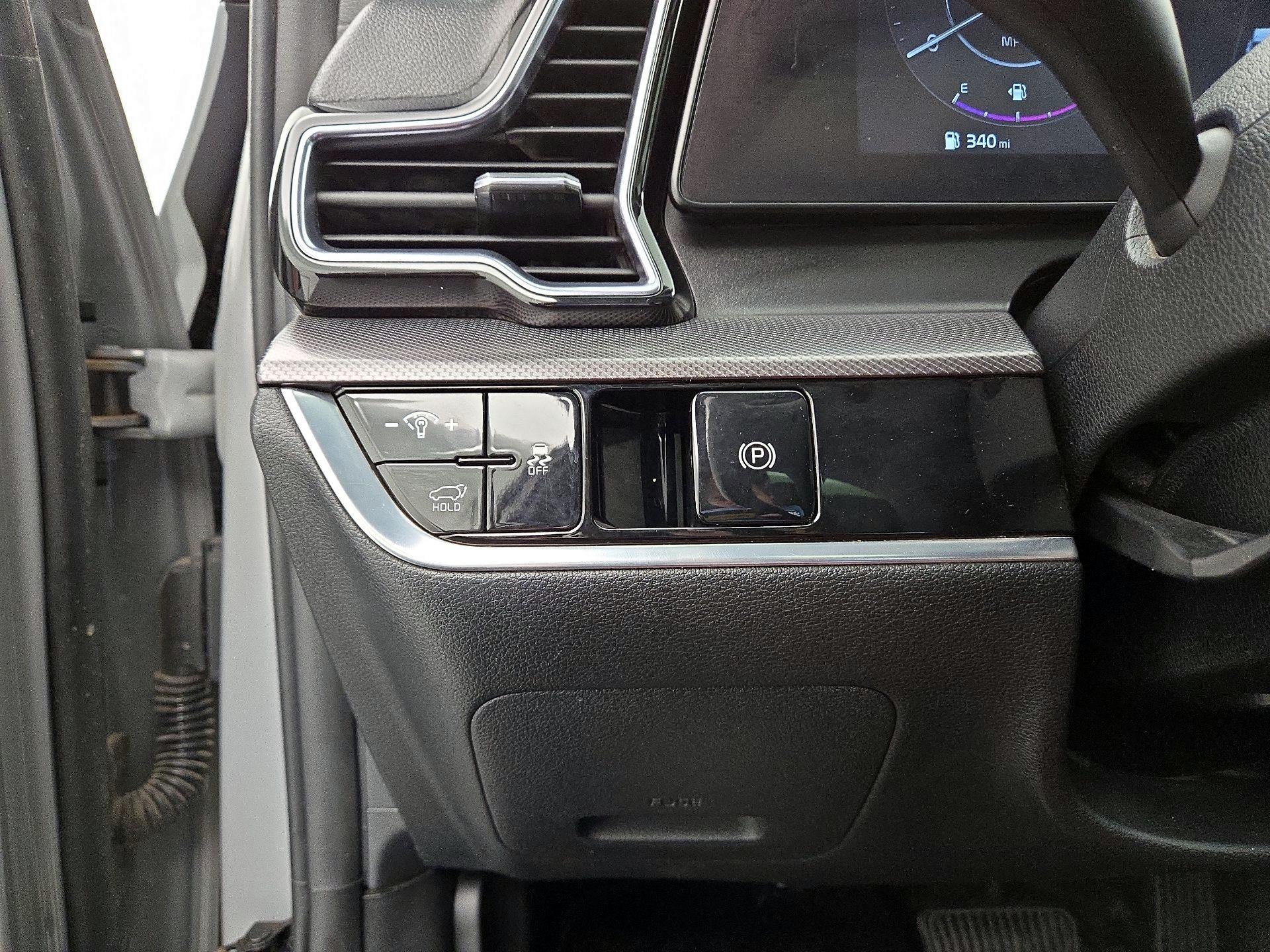 Thumbnail: 2023 Kia Sportage - 13