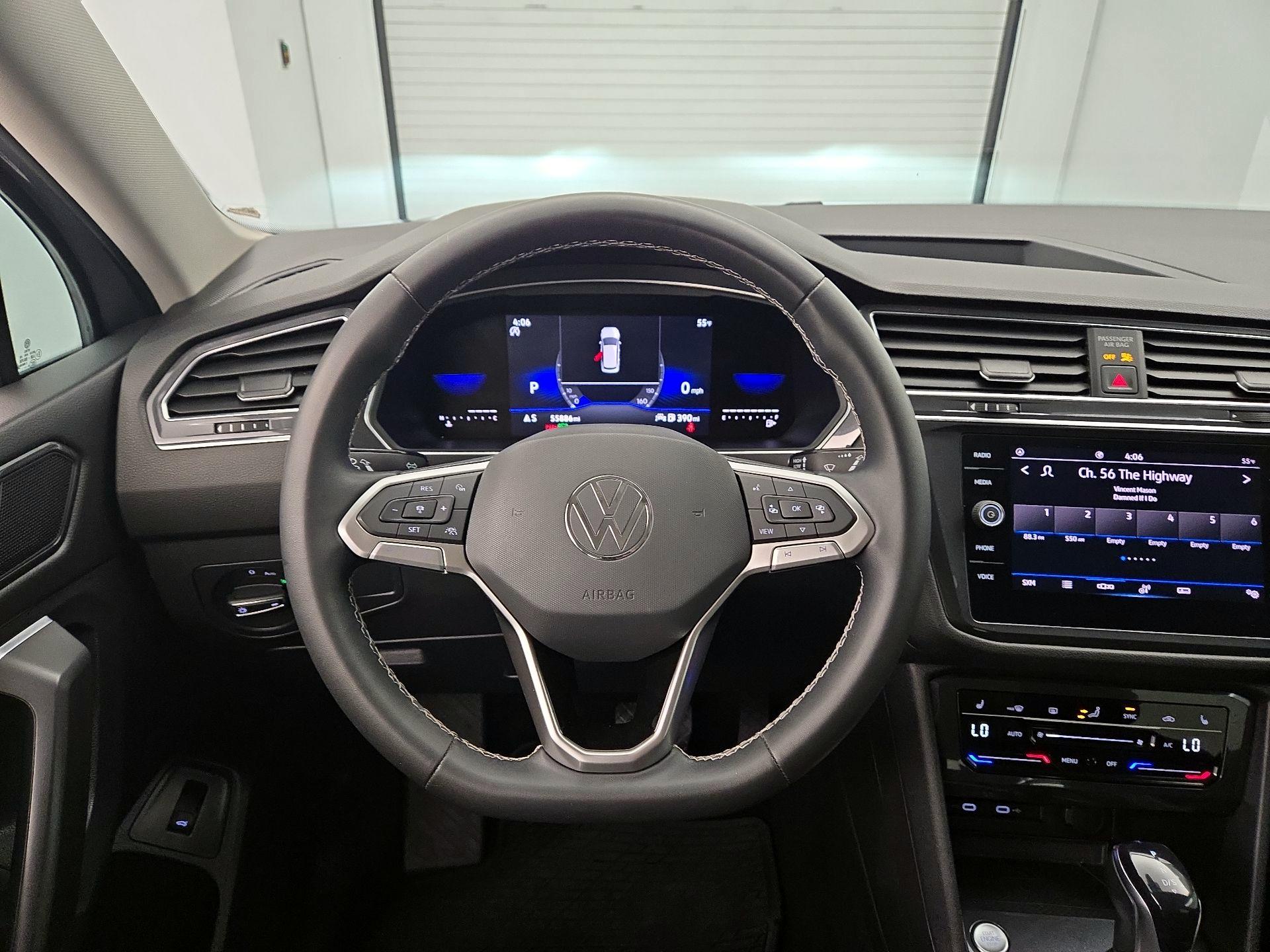 Thumbnail: 2022 Volkswagen Tiguan - 10