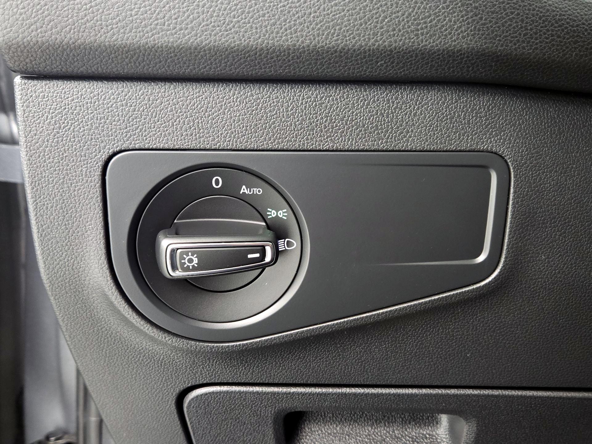 Thumbnail: 2022 Volkswagen Tiguan - 13