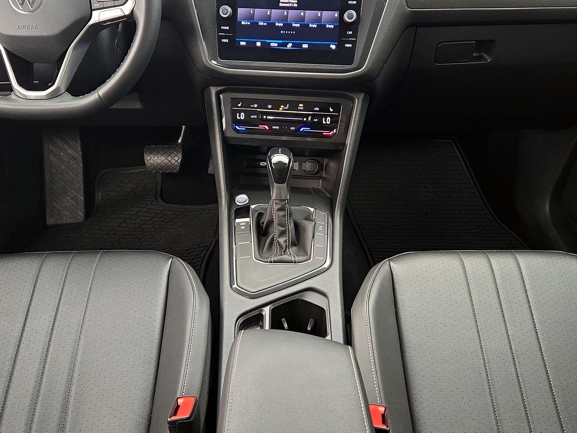 Thumbnail: 2022 Volkswagen Tiguan - 17