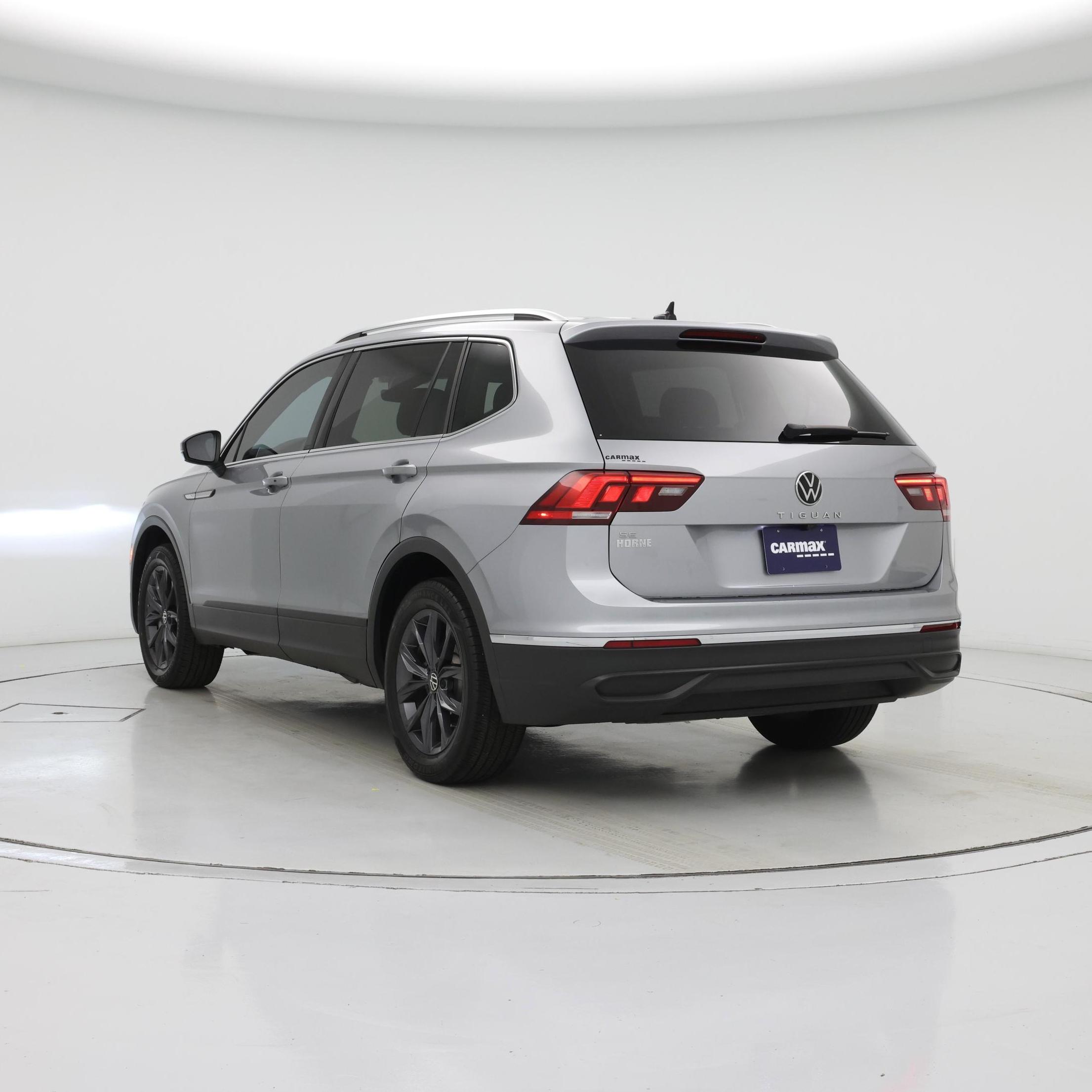 Thumbnail: 2022 Volkswagen Tiguan - 2