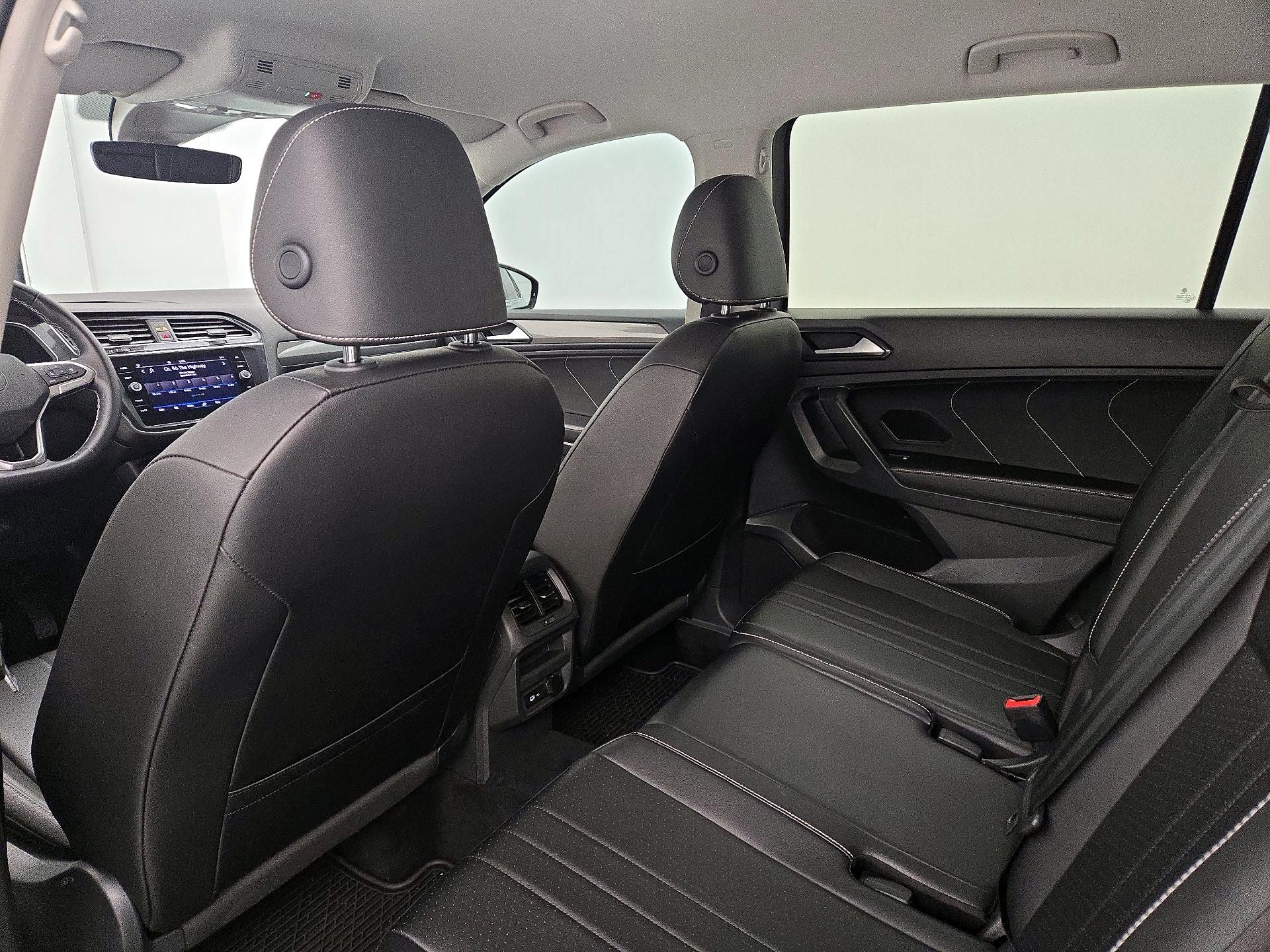 Thumbnail: 2022 Volkswagen Tiguan - 19