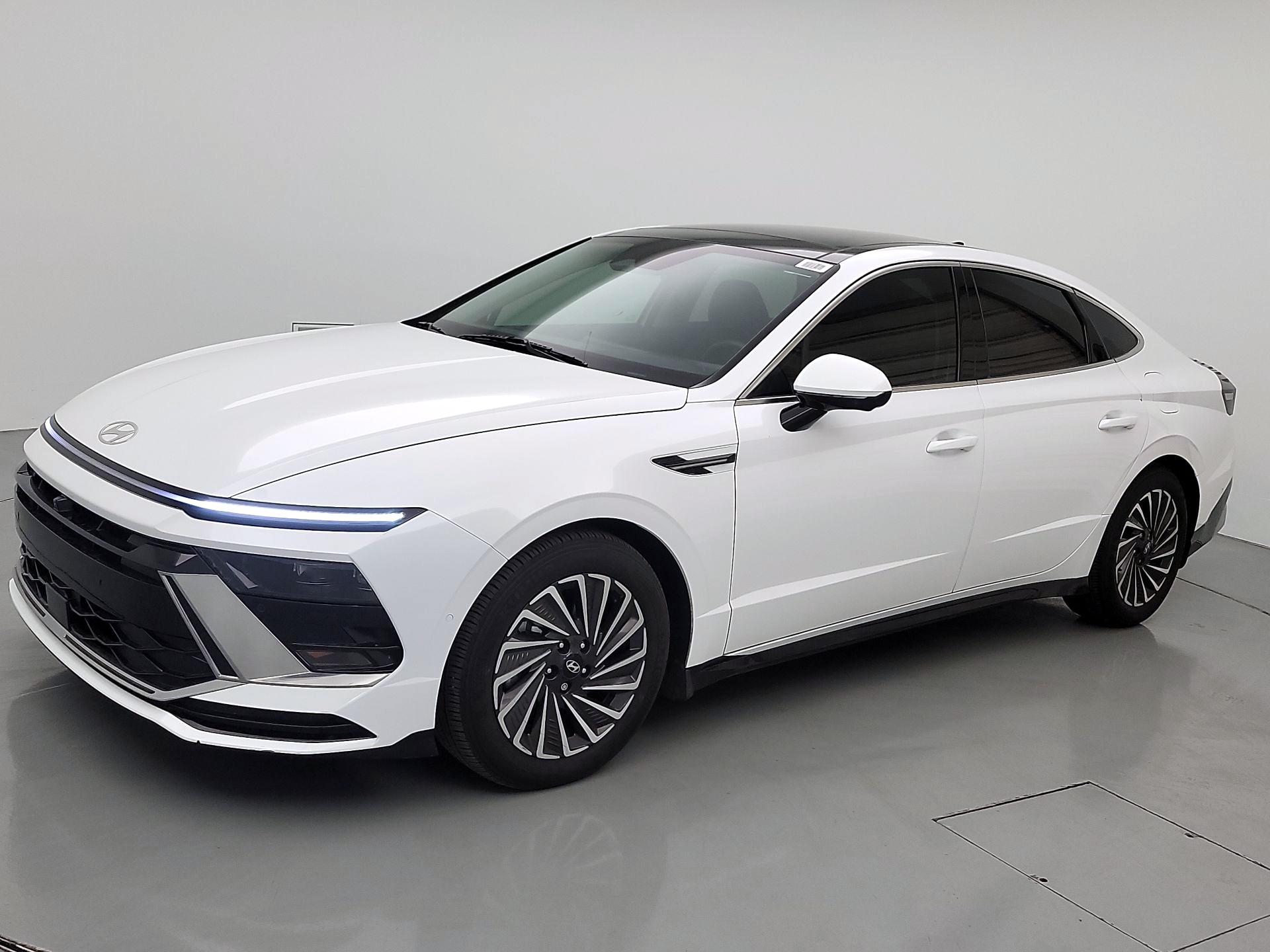 Thumbnail: 2024 Hyundai Sonata - 3