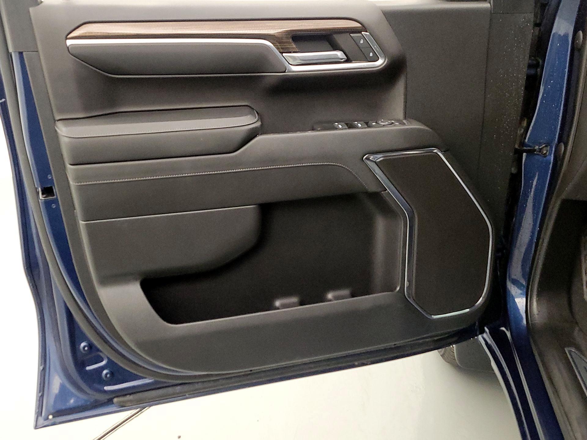 Thumbnail: 2023 Chevrolet Silverado 1500 - 12