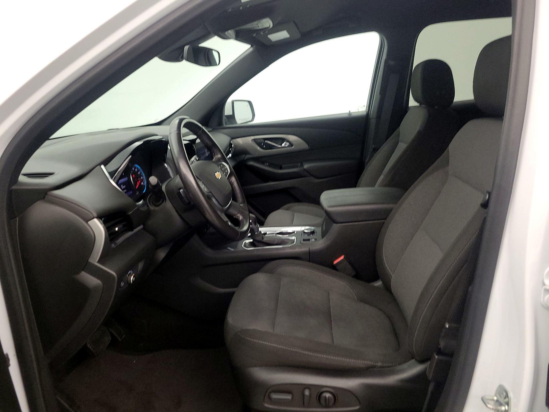 Thumbnail: 2022 Chevrolet Traverse - 11