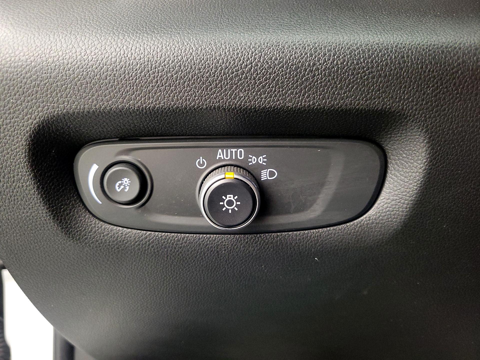 Thumbnail: 2022 Chevrolet Traverse - 13