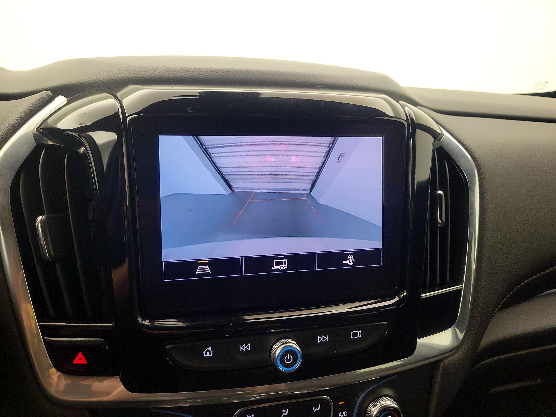 Thumbnail: 2022 Chevrolet Traverse - 14