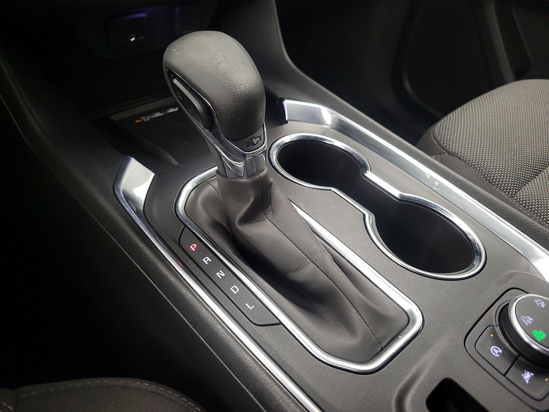 Thumbnail: 2022 Chevrolet Traverse - 17