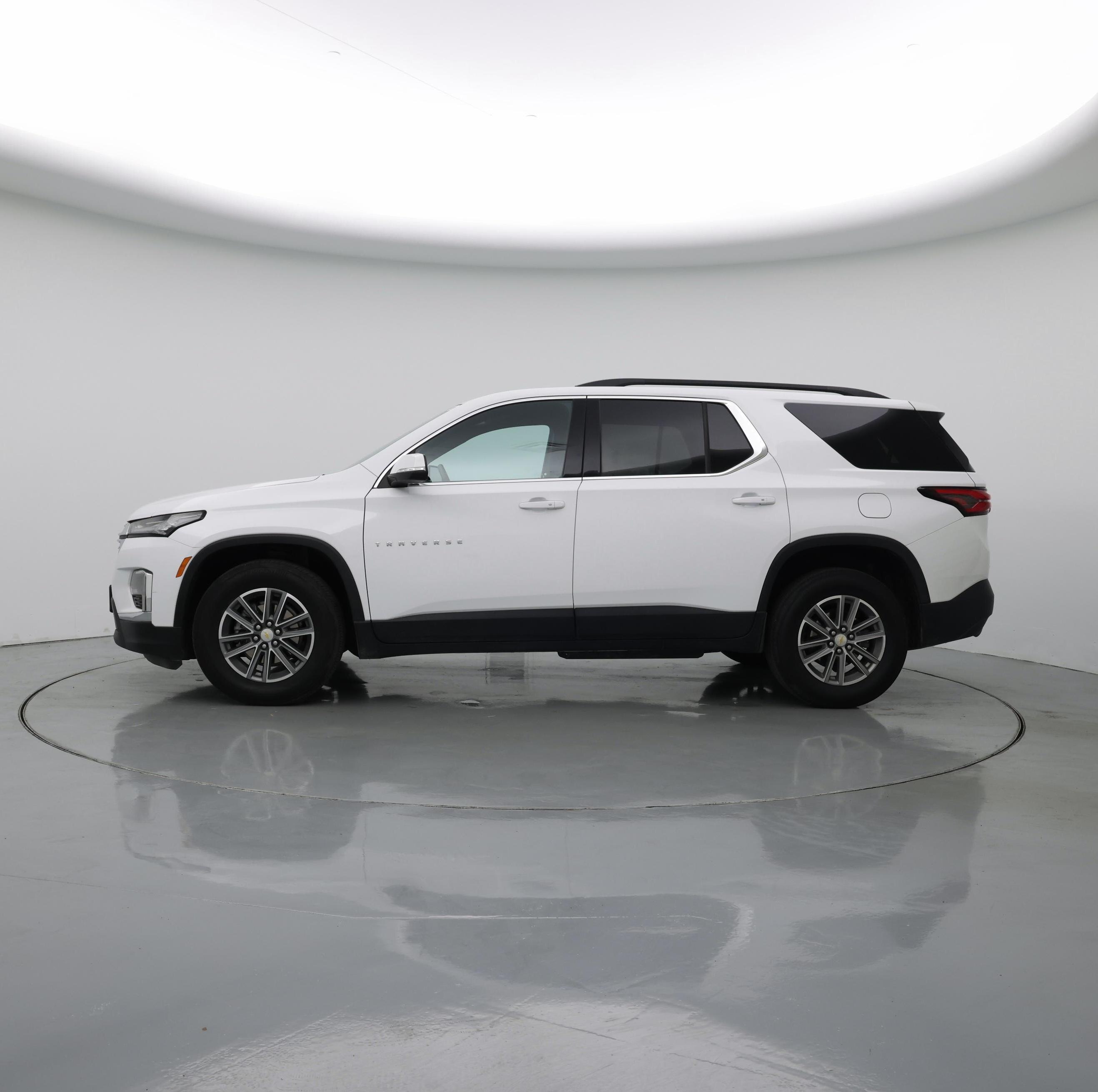 Thumbnail: 2022 Chevrolet Traverse - 3