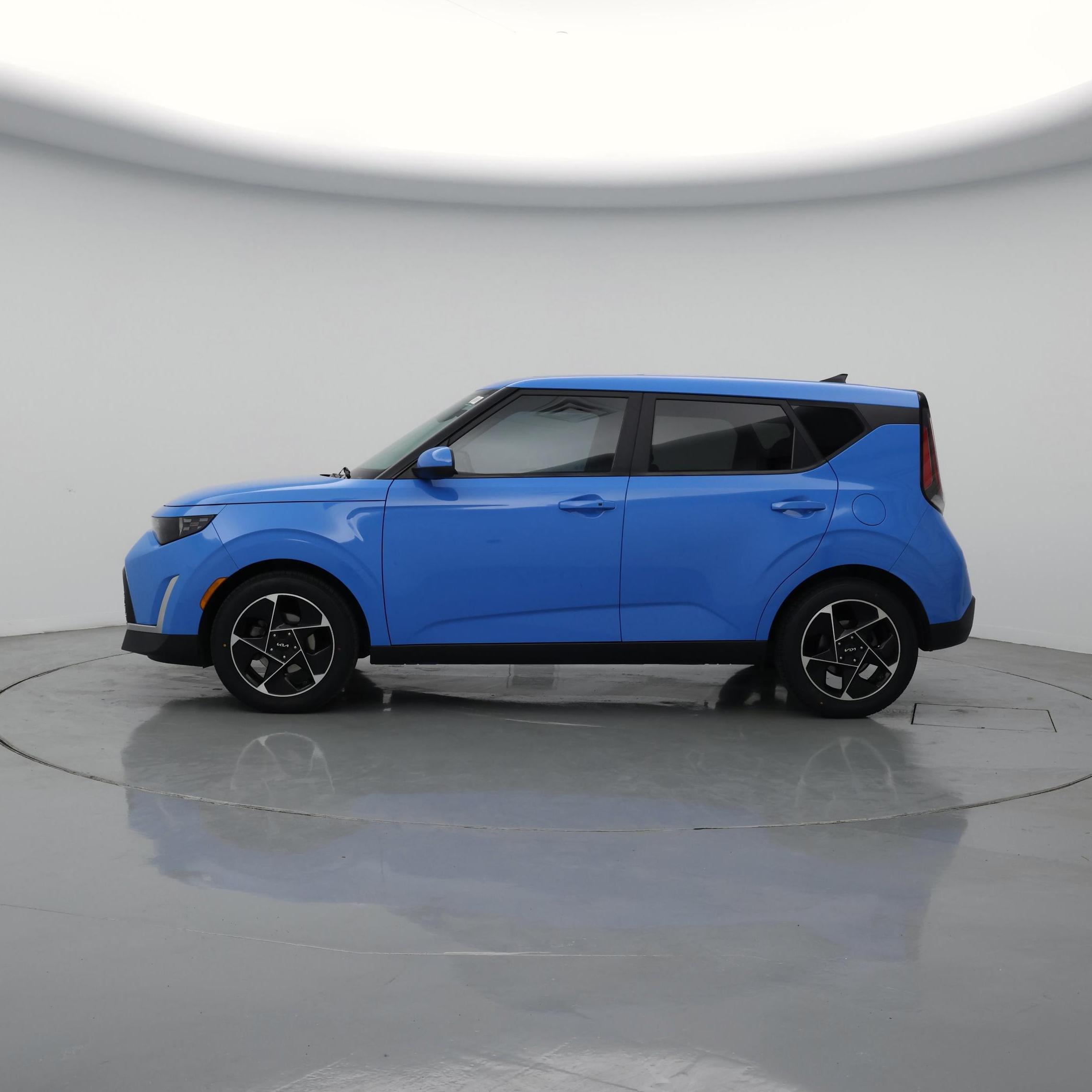Thumbnail: 2023 Kia Soul - 3