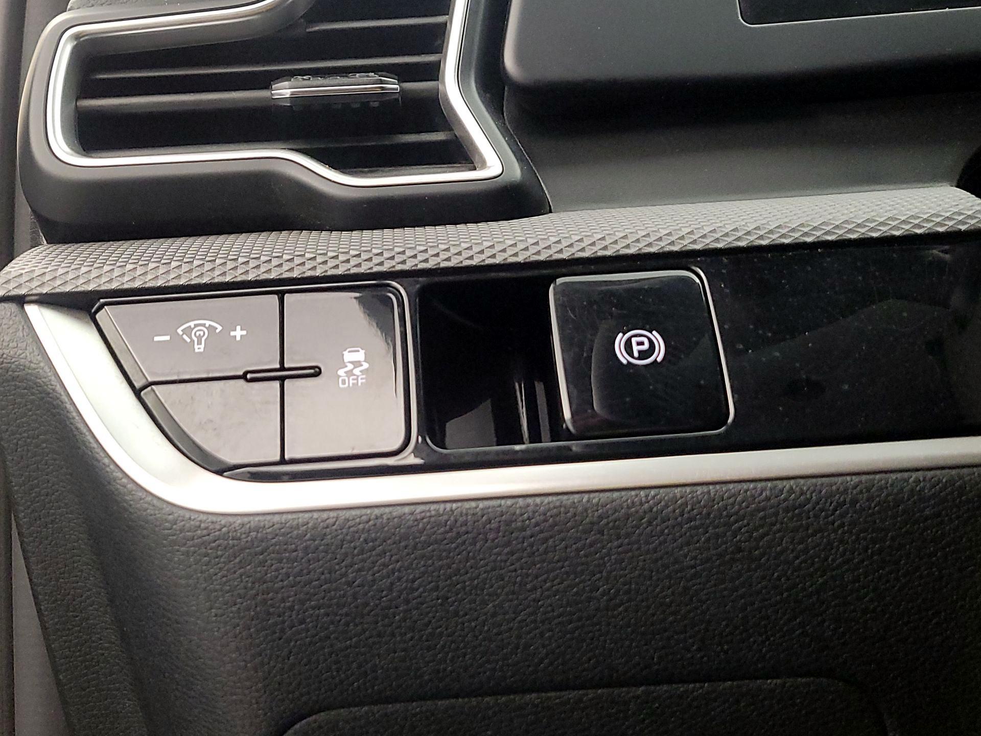 Thumbnail: 2024 Kia Sportage - 13