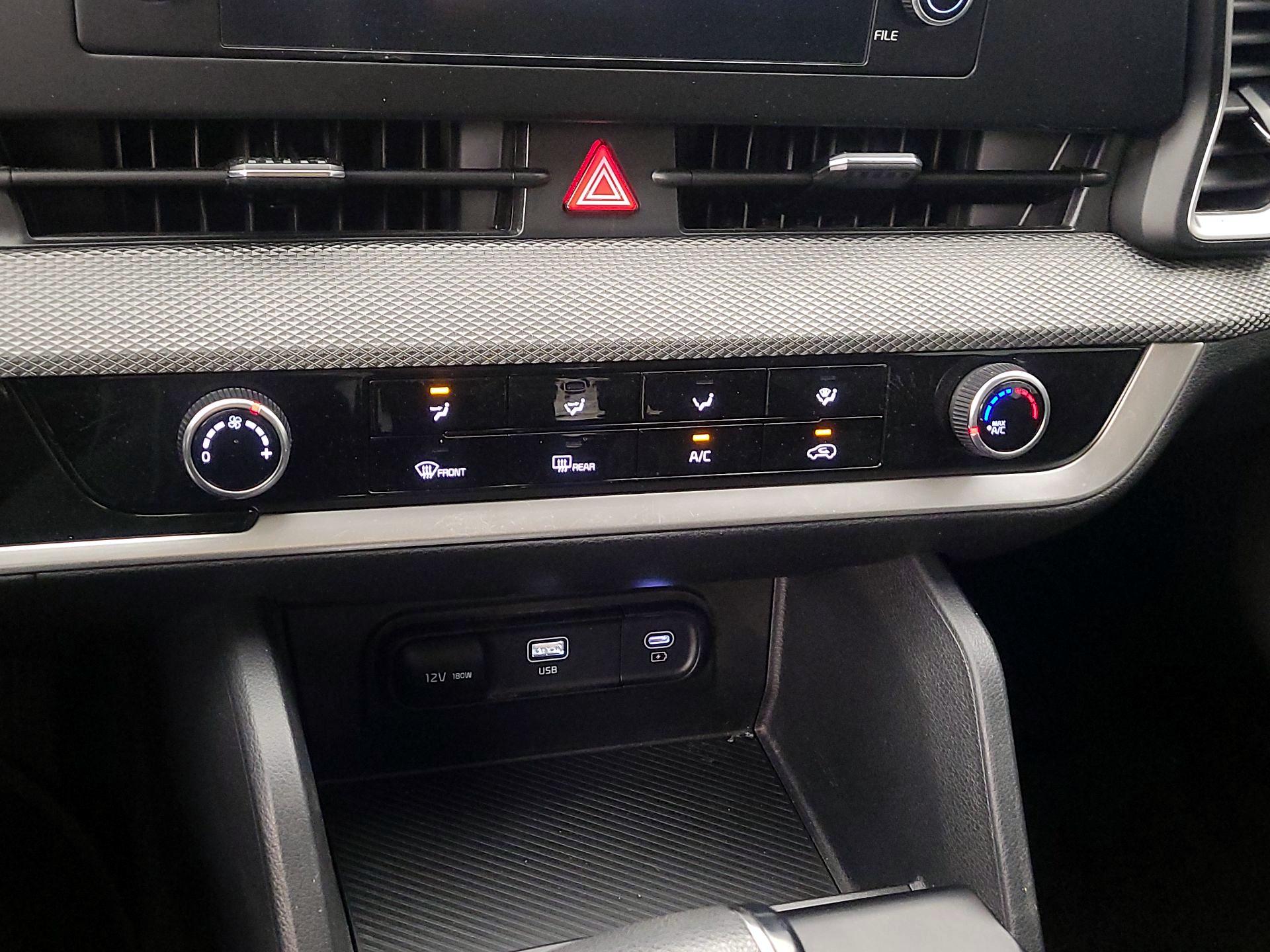 Thumbnail: 2024 Kia Sportage - 16