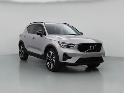 2023 Volvo XC40 B5 Ultimate Dark Theme