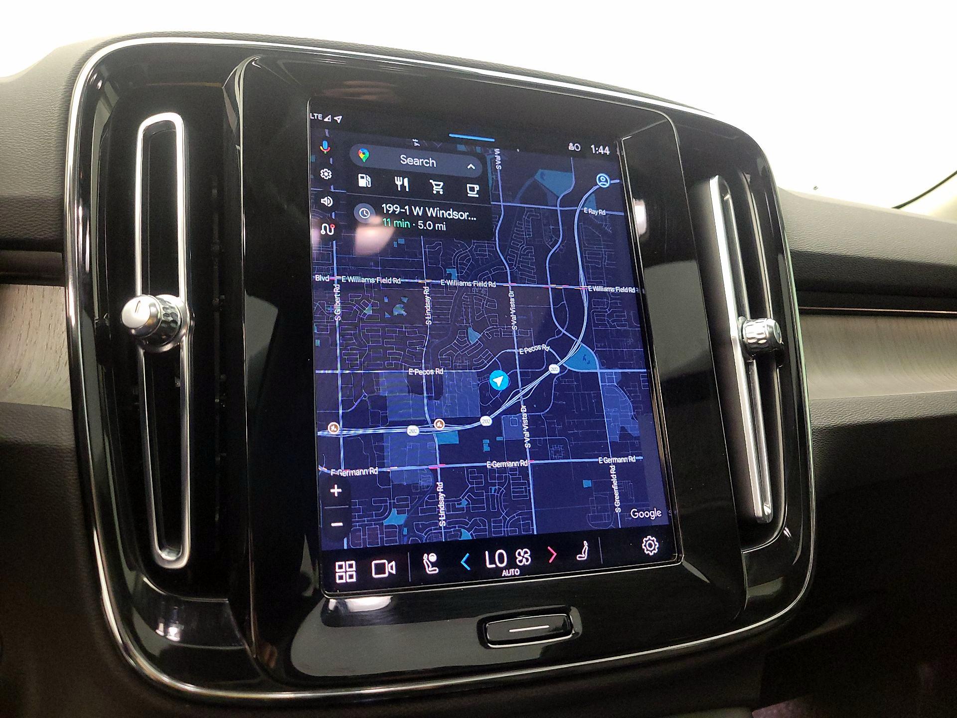 Thumbnail: 2023 Volvo XC40 - 14