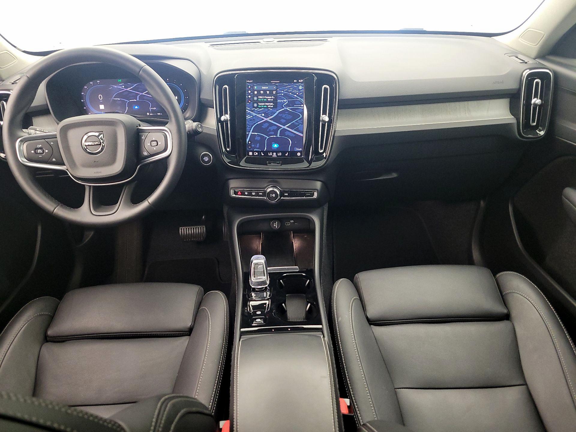 Thumbnail: 2025 Volvo XC40 - 9