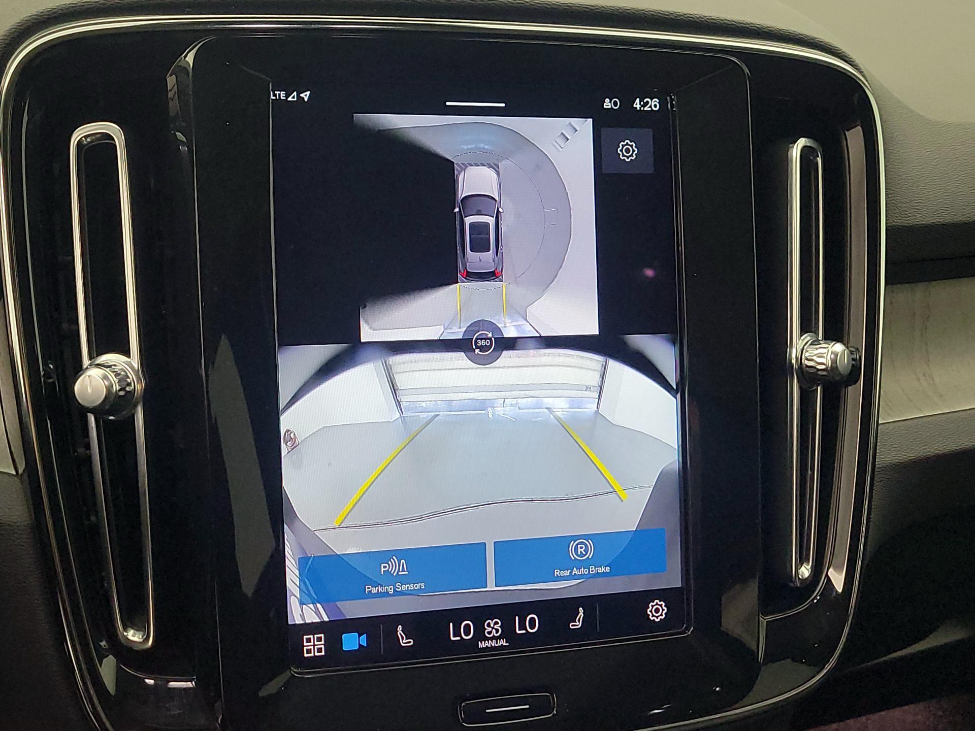 Thumbnail: 2025 Volvo XC40 - 15