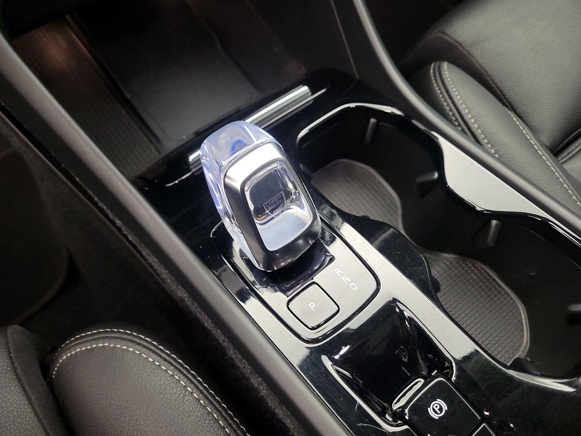 Thumbnail: 2025 Volvo XC40 - 18