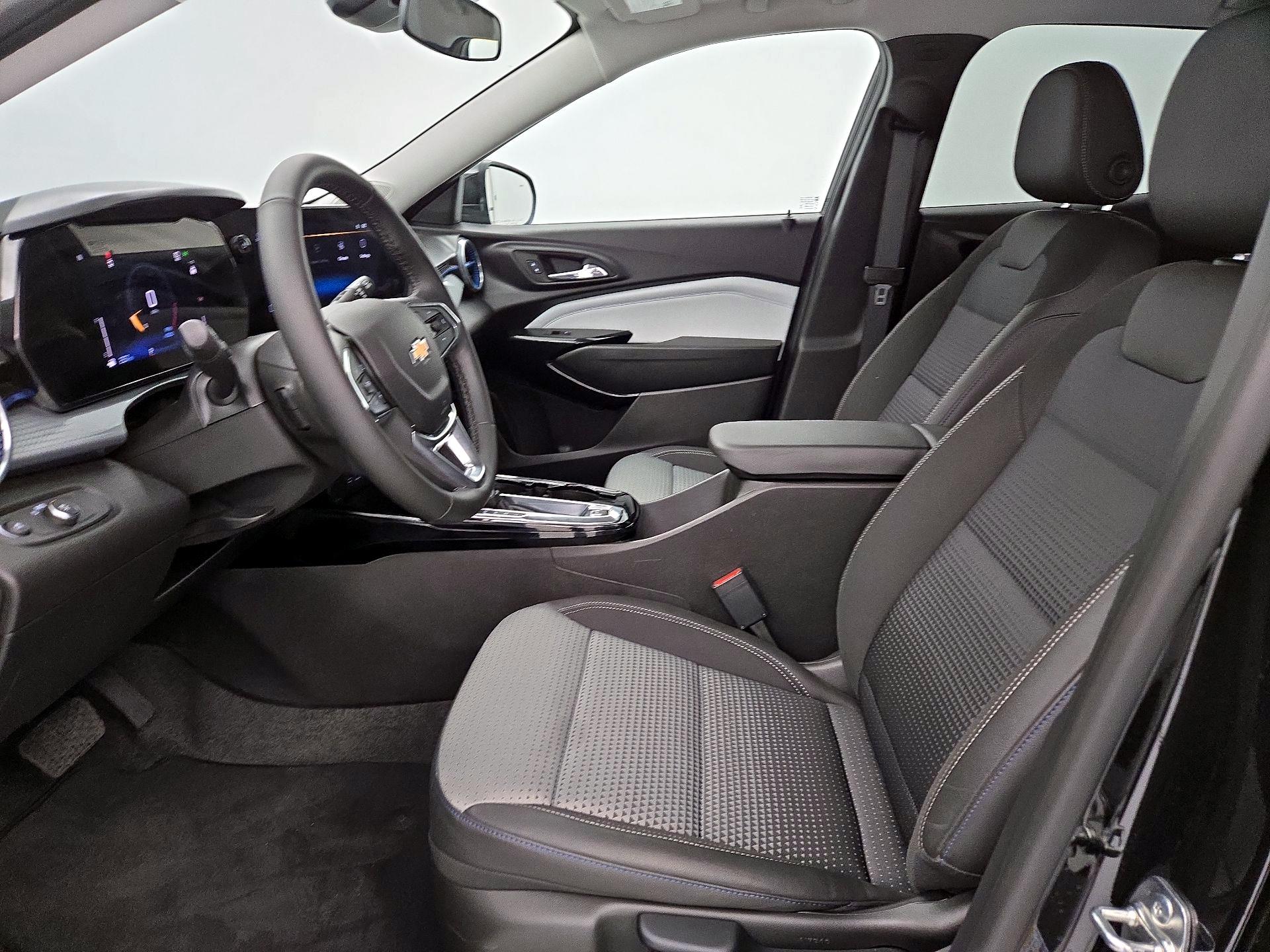 Thumbnail: 2025 Chevrolet Trax - 11