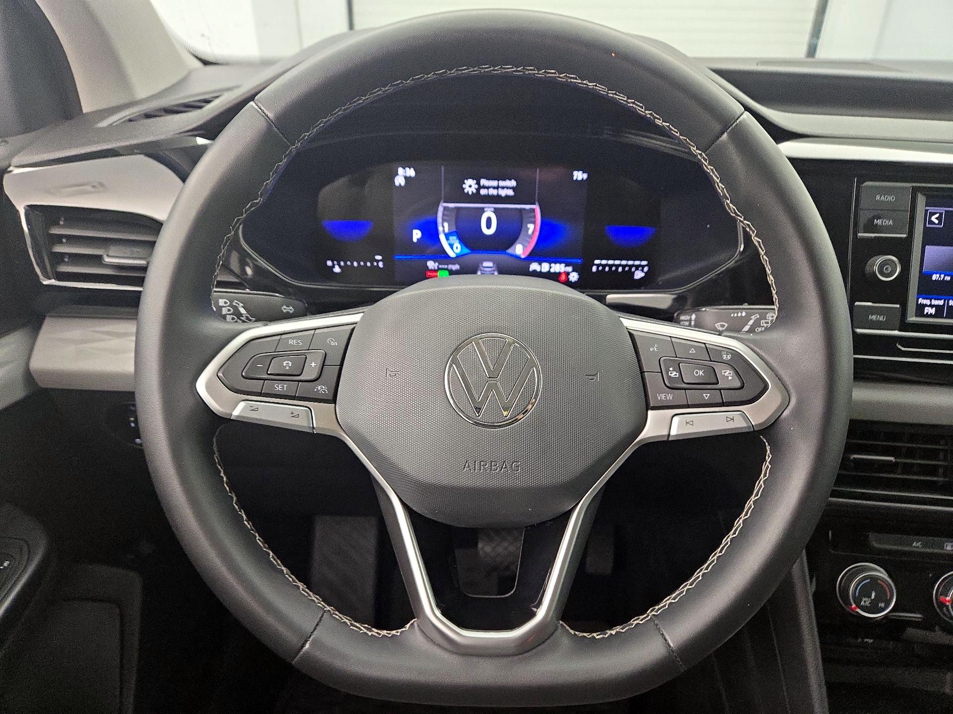 Thumbnail: 2023 Volkswagen Taos - 10