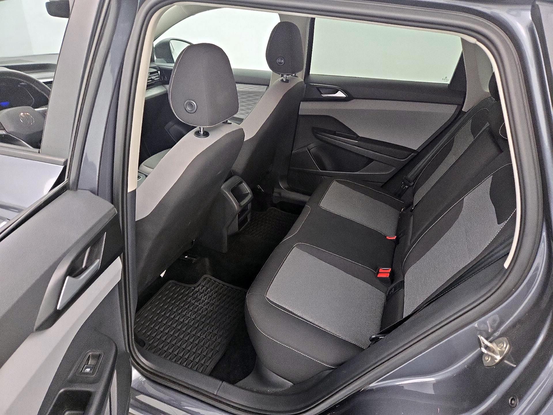 Thumbnail: 2023 Volkswagen Taos - 19