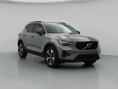 2023 Volvo XC40 B5 Ultimate Dark Theme