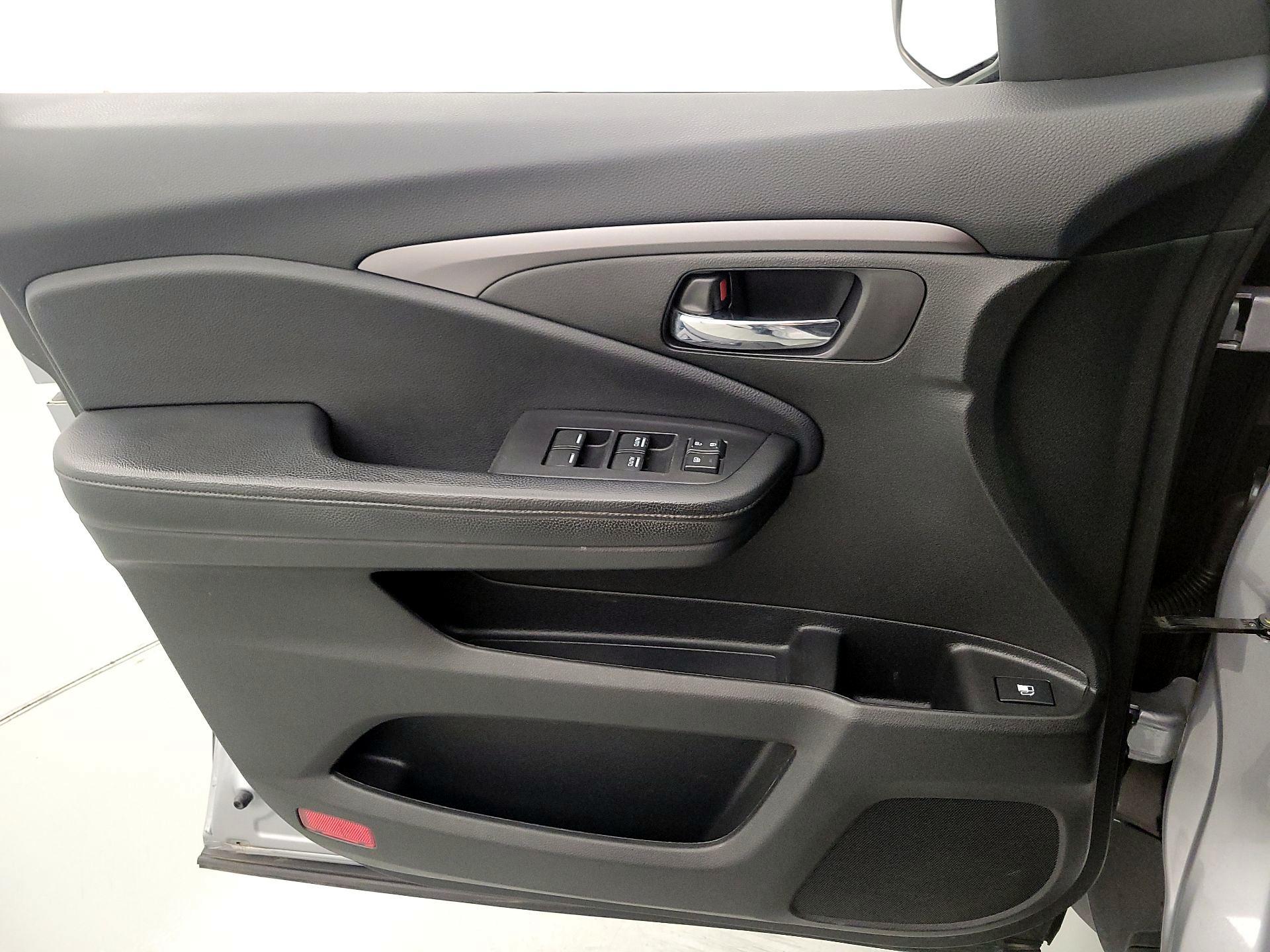 Thumbnail: 2019 Honda Passport - 12