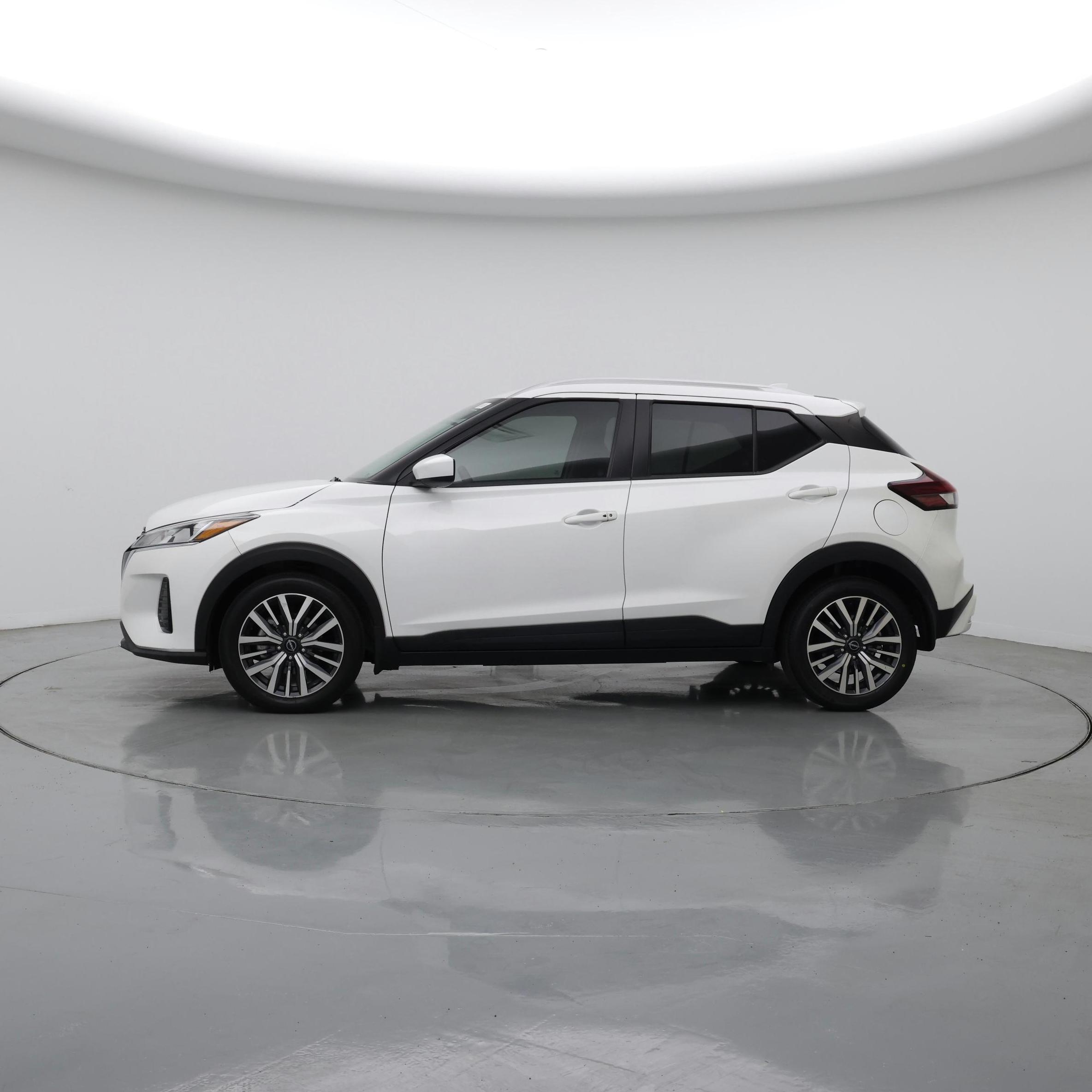 Thumbnail: 2023 Nissan Kicks - 3