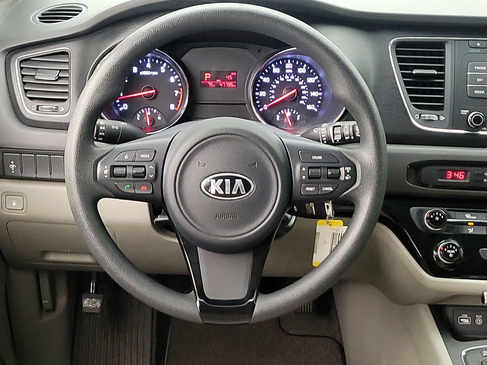 2016 Kia Sedona LX - Photo 11