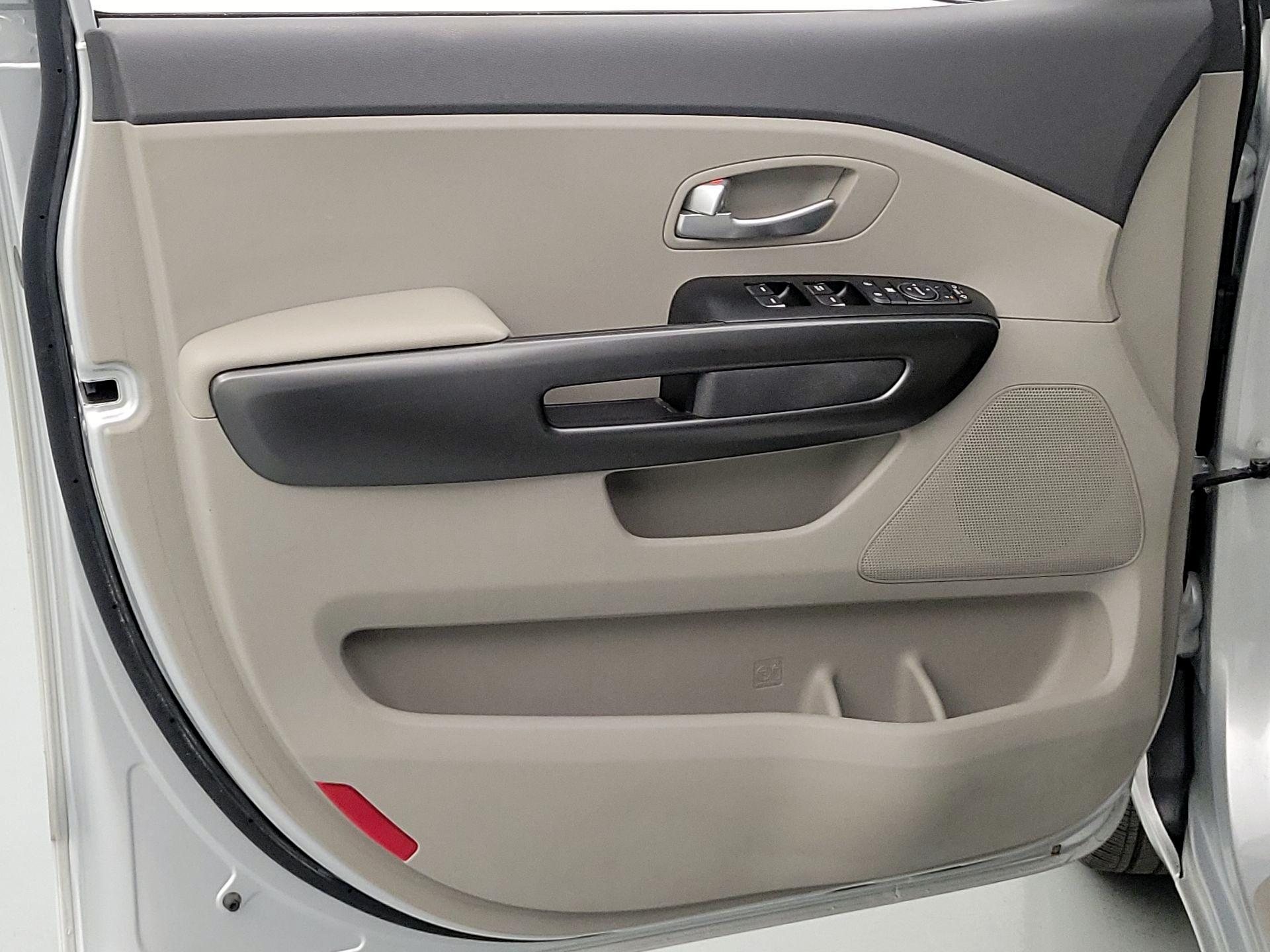 Thumbnail: 2016 Kia Sedona - 12