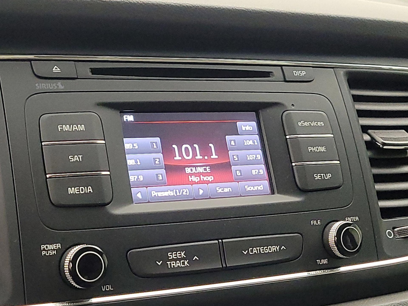 2016 Kia Sedona LX - Photo 16