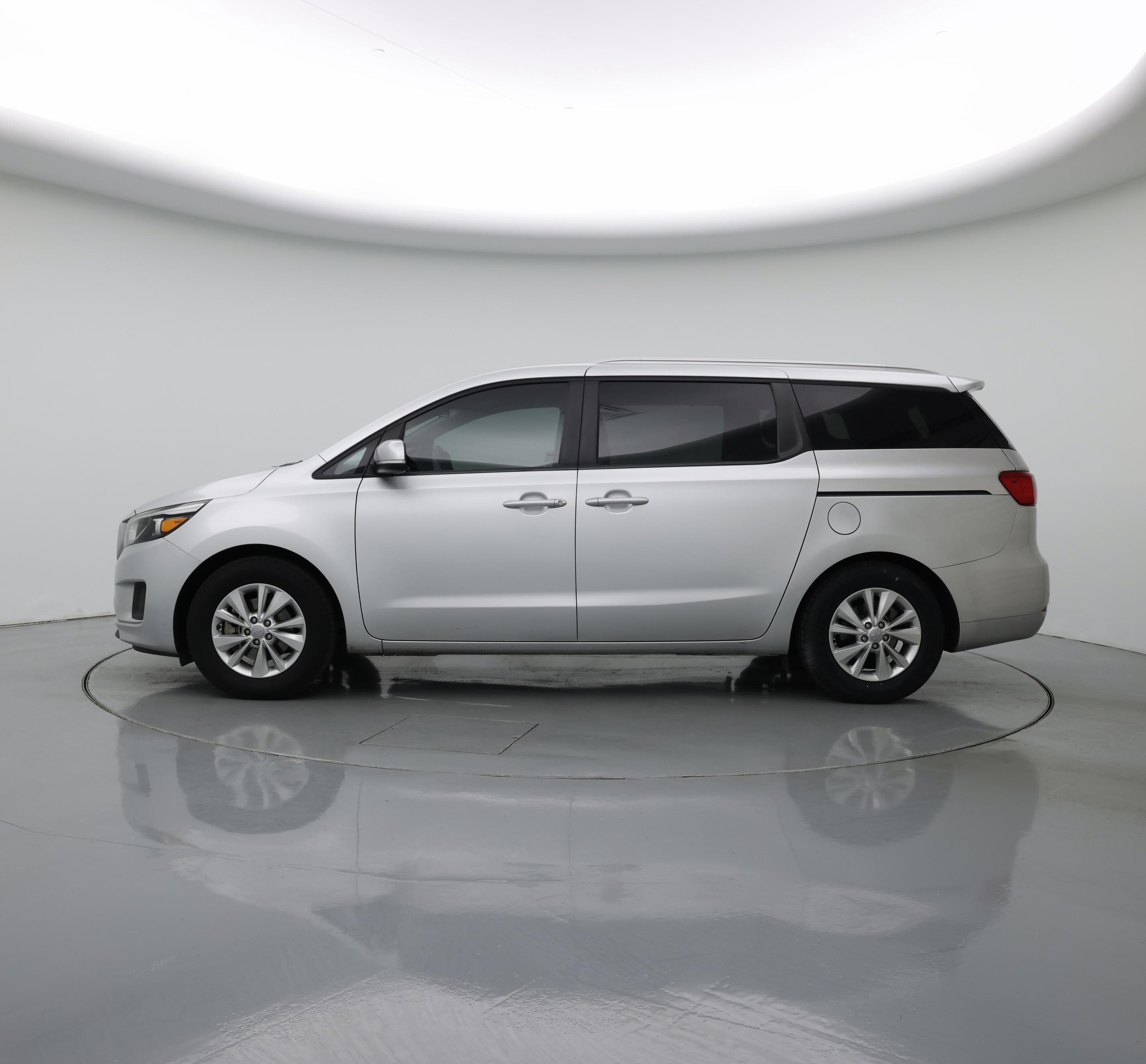 Thumbnail: 2016 Kia Sedona - 3