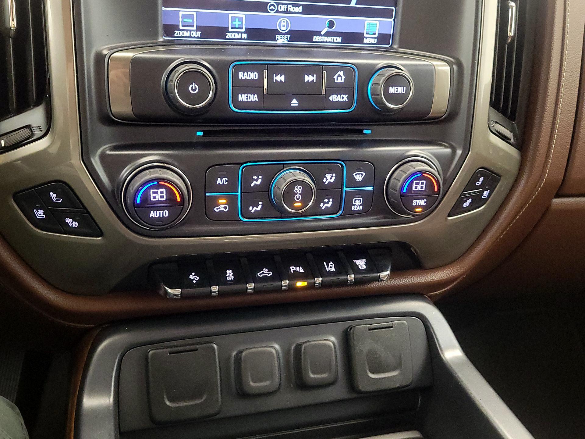 Thumbnail: 2017 Chevrolet Silverado 2500 - 16