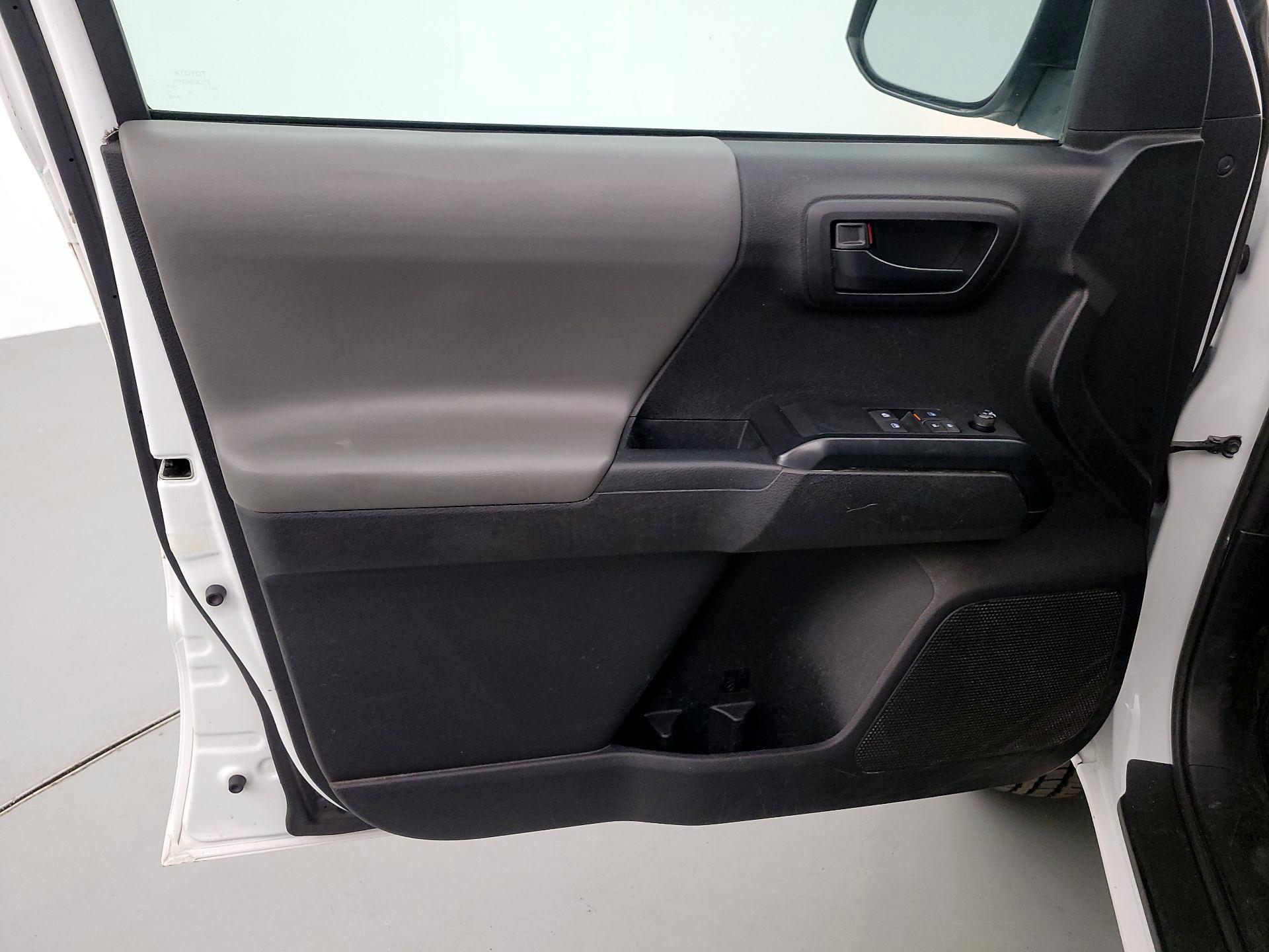 Thumbnail: 2022 Toyota Tacoma - 12