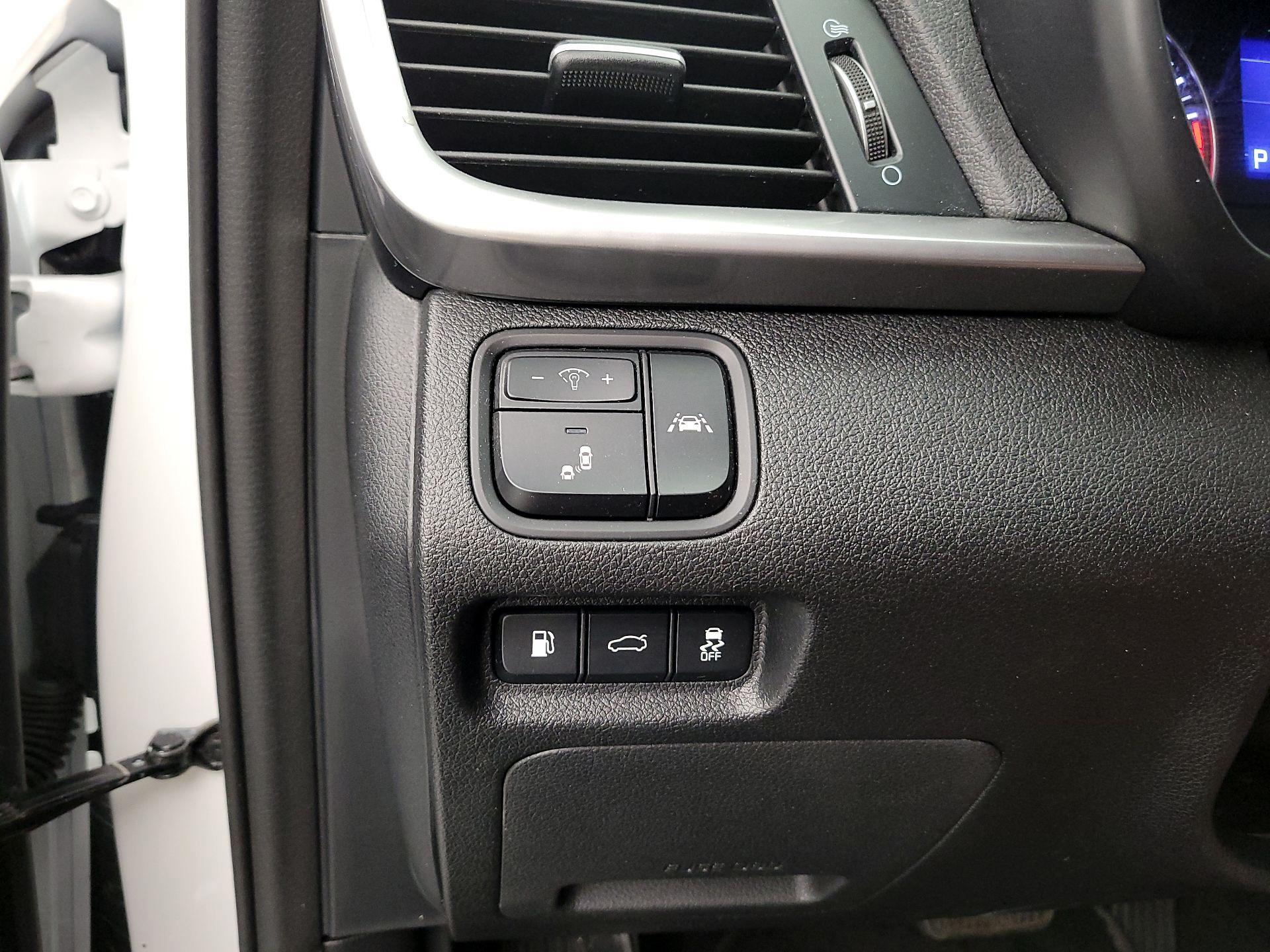 Thumbnail: 2019 Kia Optima - 11