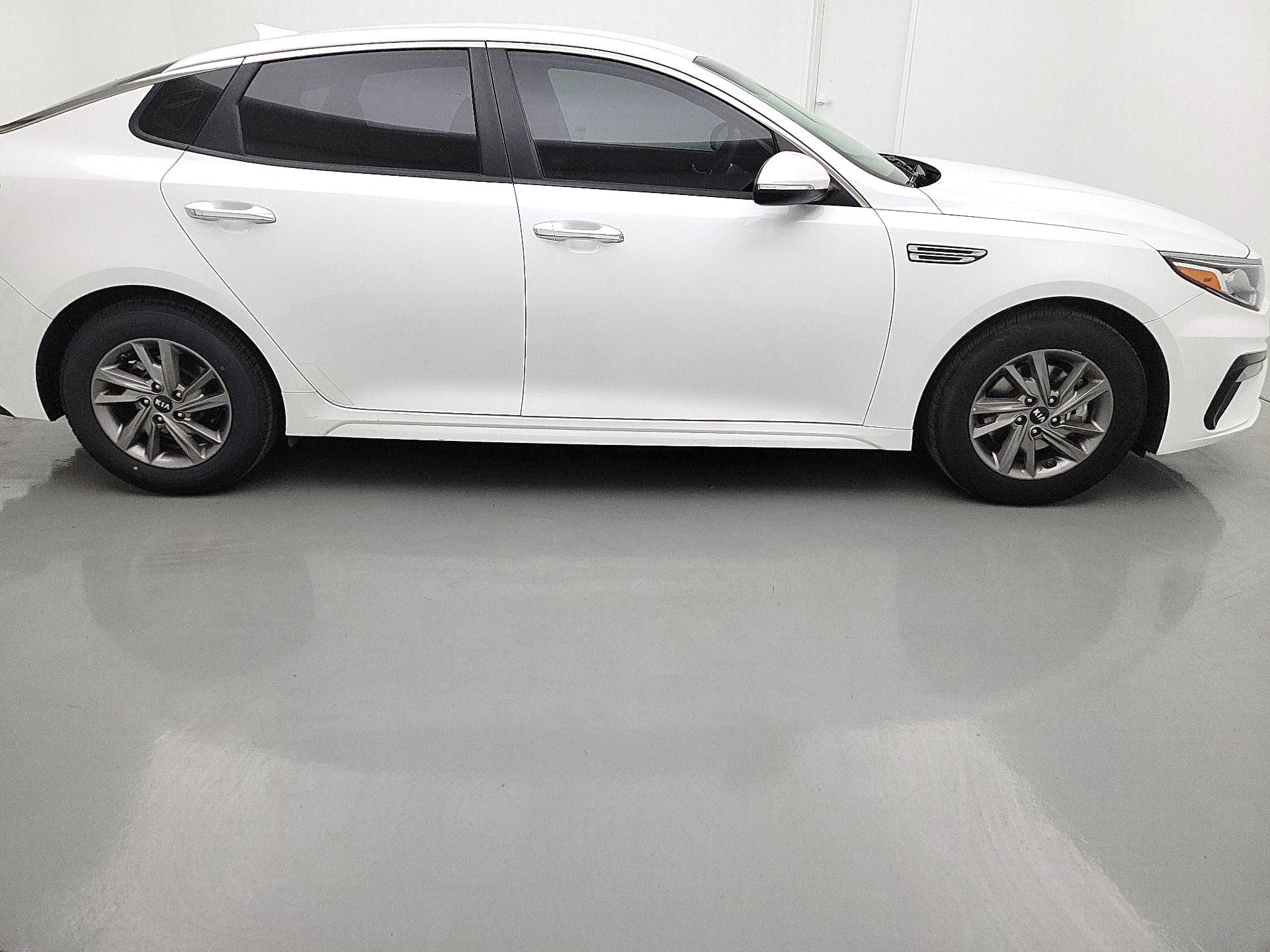 Thumbnail: 2019 Kia Optima - 4