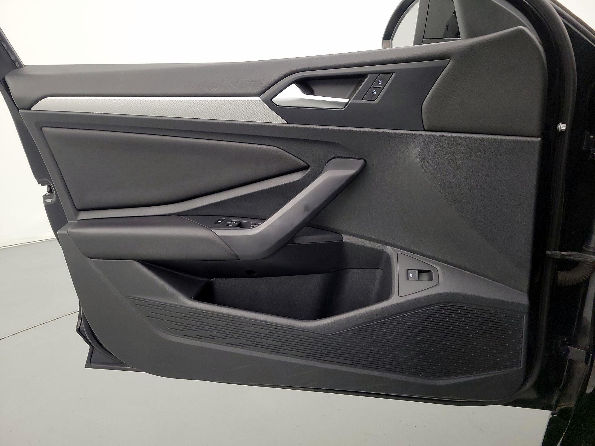 Thumbnail: 2019 Volkswagen Jetta - 12