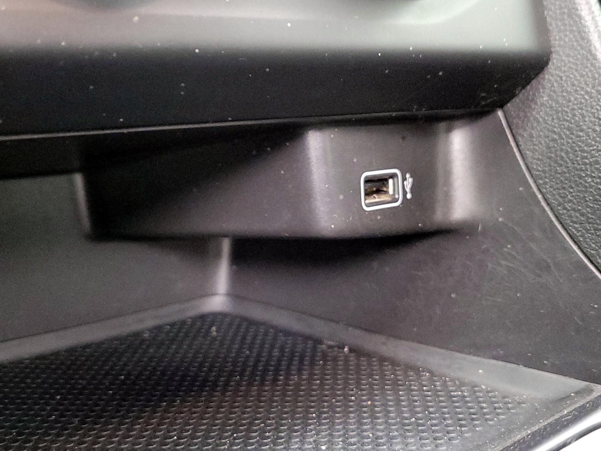 Thumbnail: 2019 Volkswagen Jetta - 18