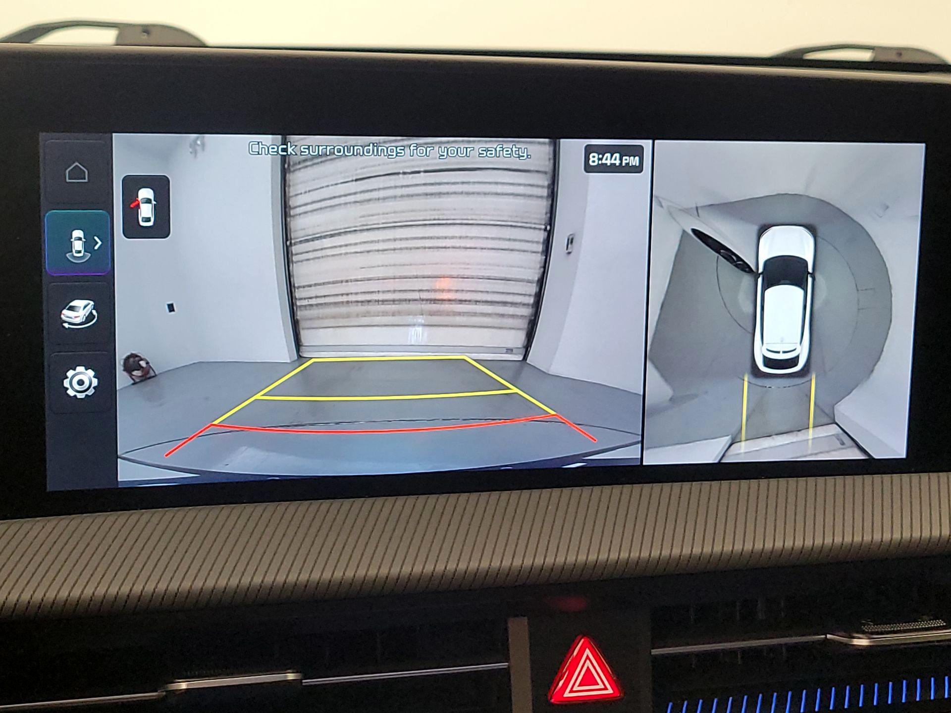 Thumbnail: 2022 Kia EV6 - 15