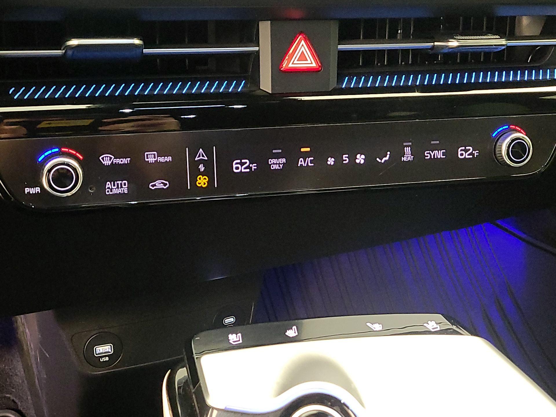 Thumbnail: 2022 Kia EV6 - 17