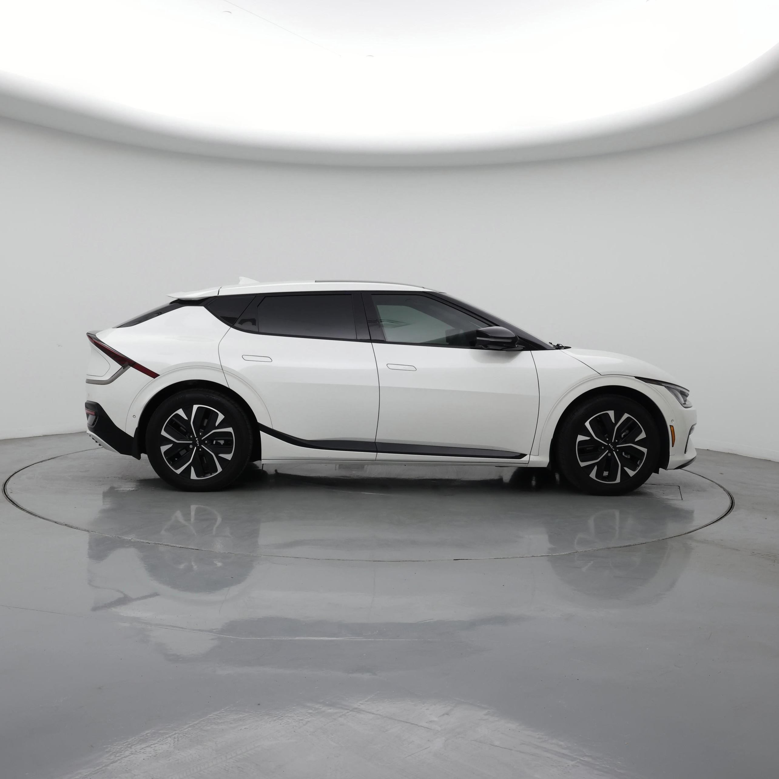 Thumbnail: 2022 Kia EV6 - 7